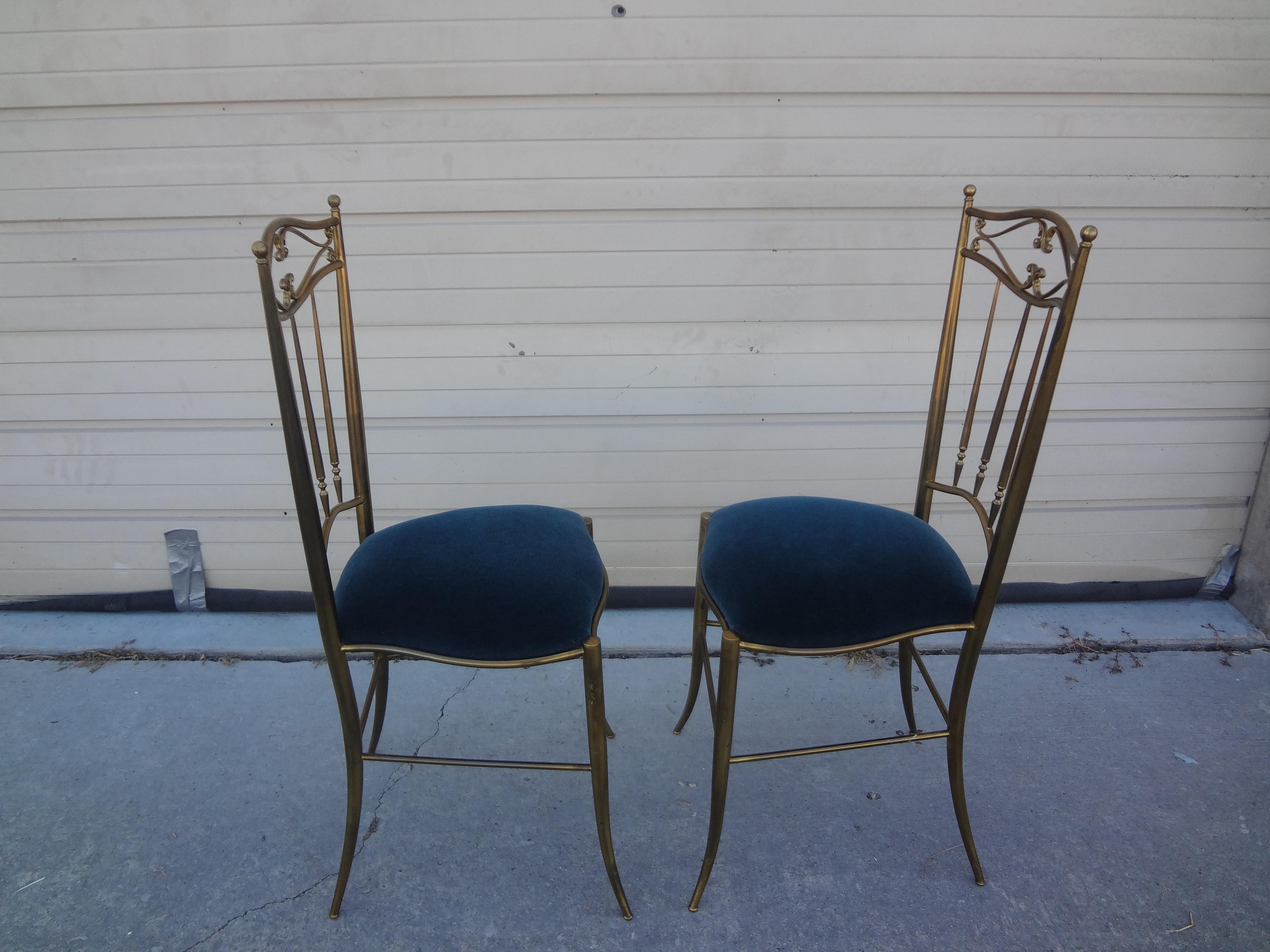 Pair of Italian Neoclassical Style Brass Chiavari Side Chairs For Sale 3