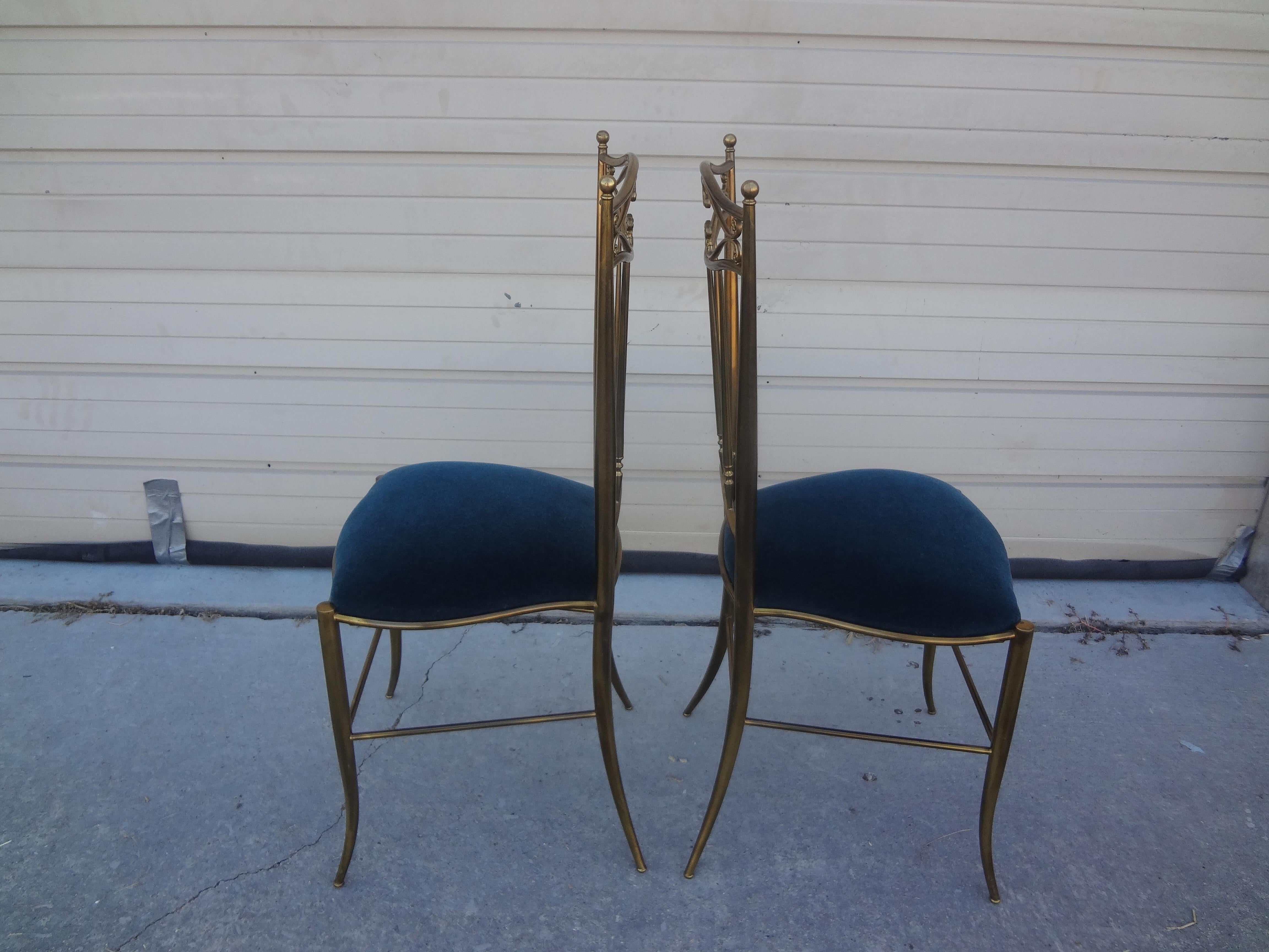 Pair of Italian Neoclassical Style Brass Chiavari Side Chairs For Sale 4