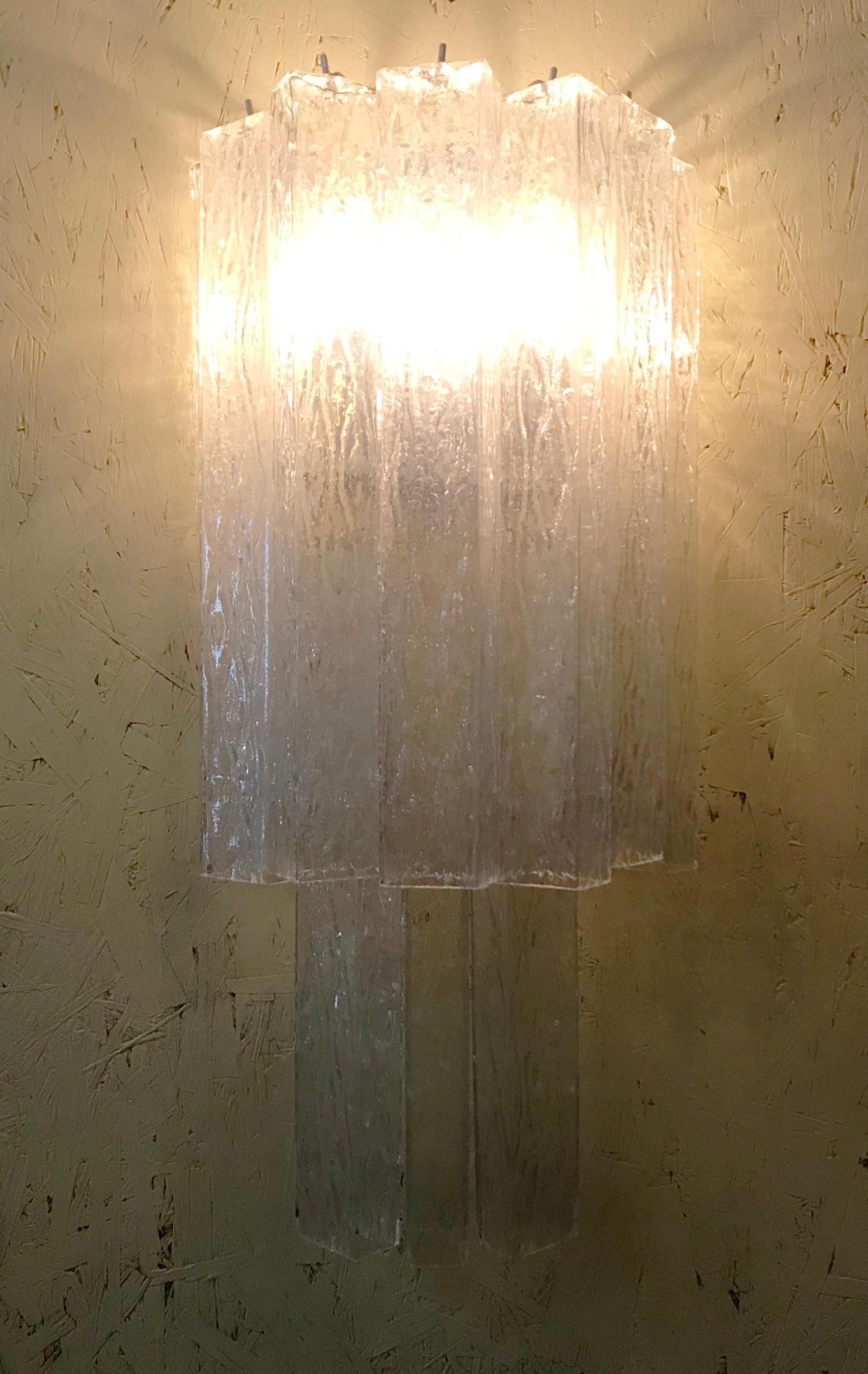 Vintage Pair of Italian Sconces w/ Clear Rectangular Murano Glass Cubes, 1960s In Good Condition For Sale In Los Angeles, CA