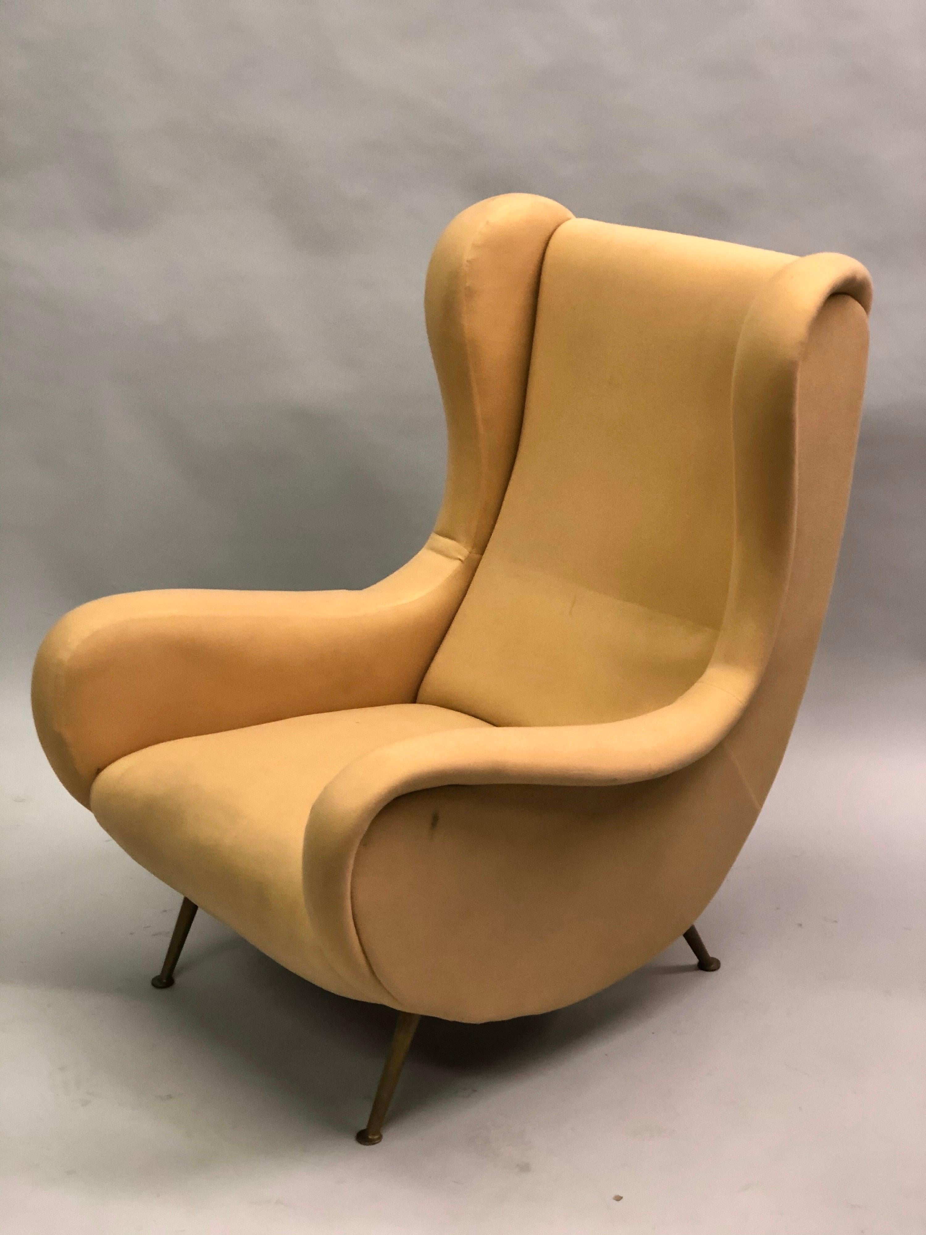 Paar italienische „Senior Chairs“/Loungesessel im Marco Zanuso-Stil (Messing) im Angebot
