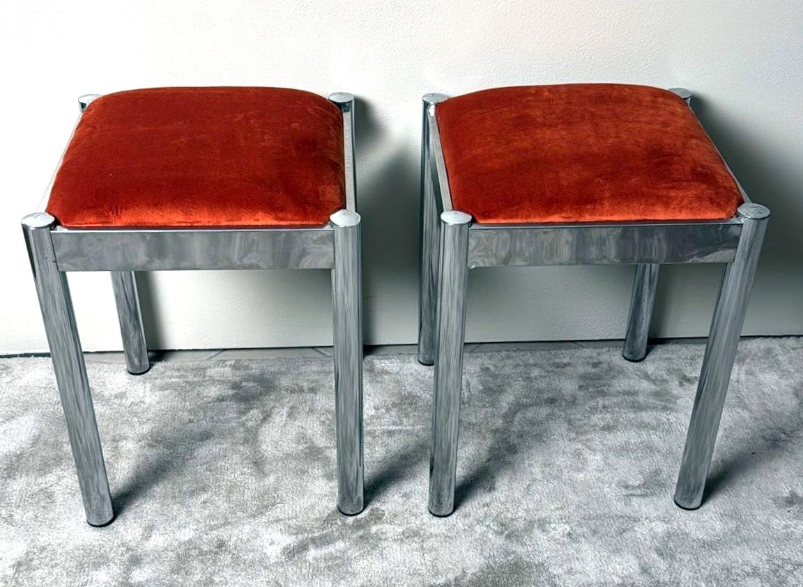 We invite you to carefully read the full description, as we strive to provide detailed technical and historical information to ensure the authenticity of our items.
This elegant pair of Italian stools perfectly embodies the refined aesthetics and