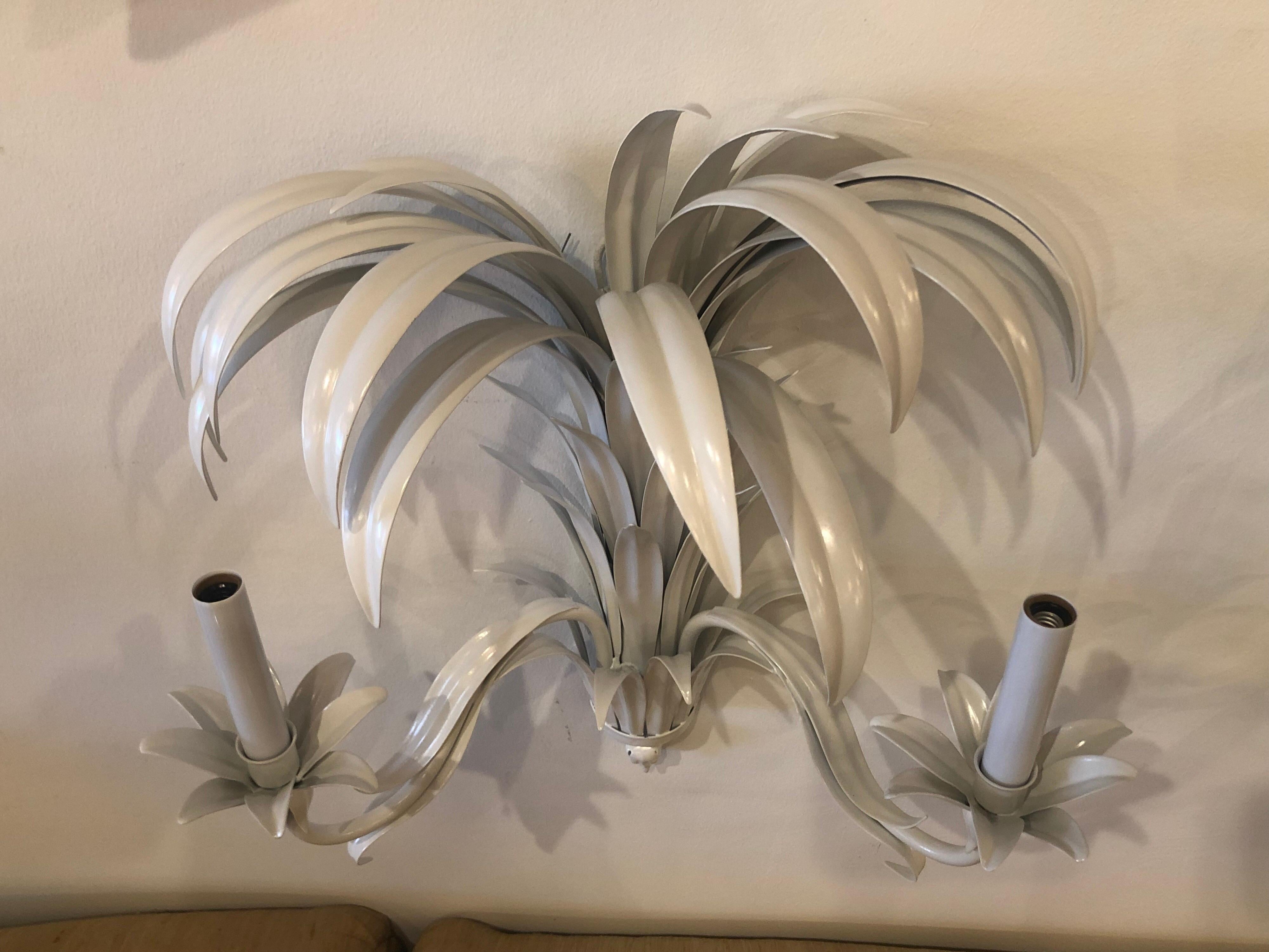 Vintage Pair of Italian Tole Metal Palm Frond Leaf Wall Sconces 4