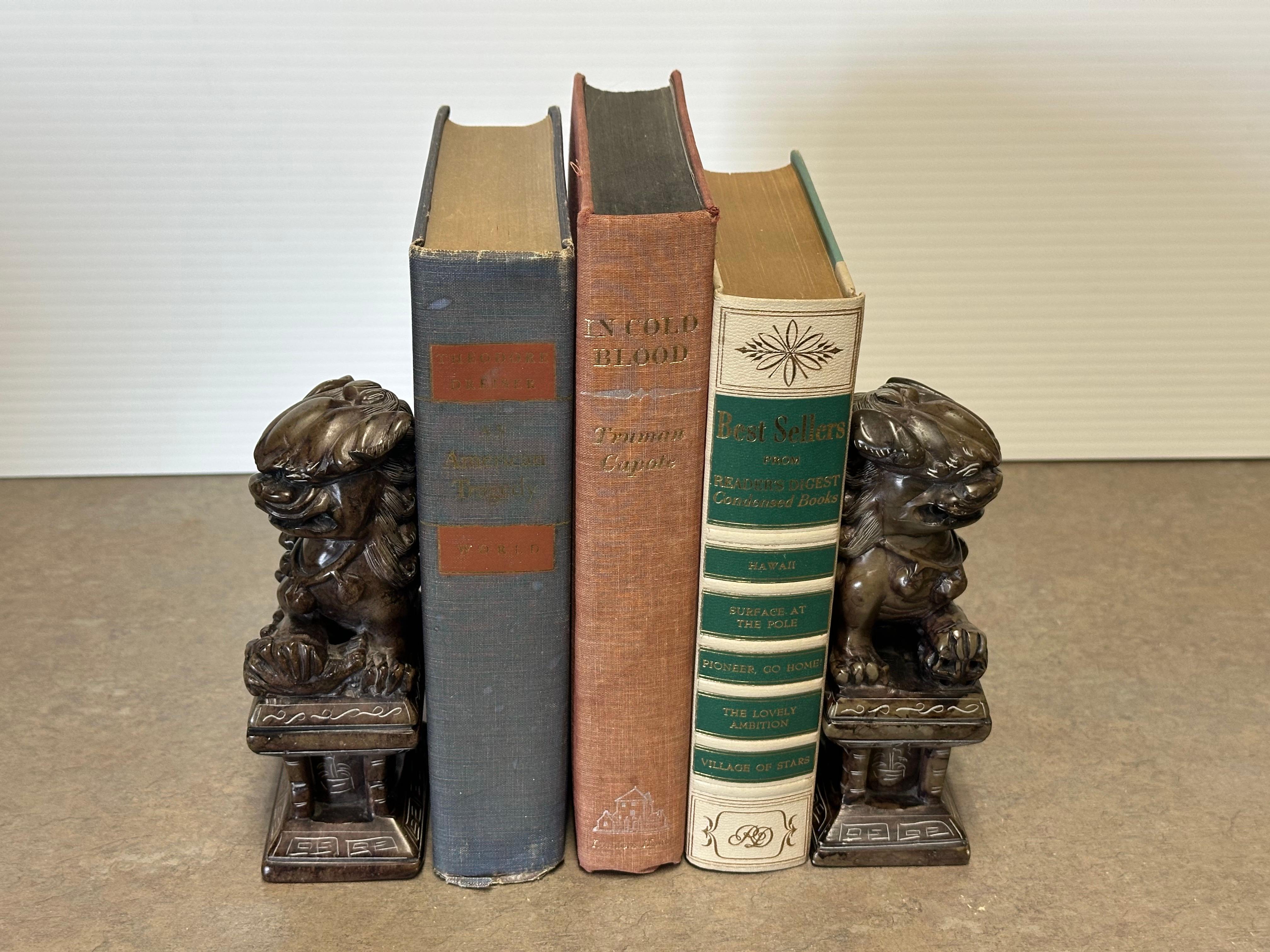 Vintage Pair of Japanese Hand-Carved Stone Foo Dog / Lion Sculptures / Bookends in vendita 5