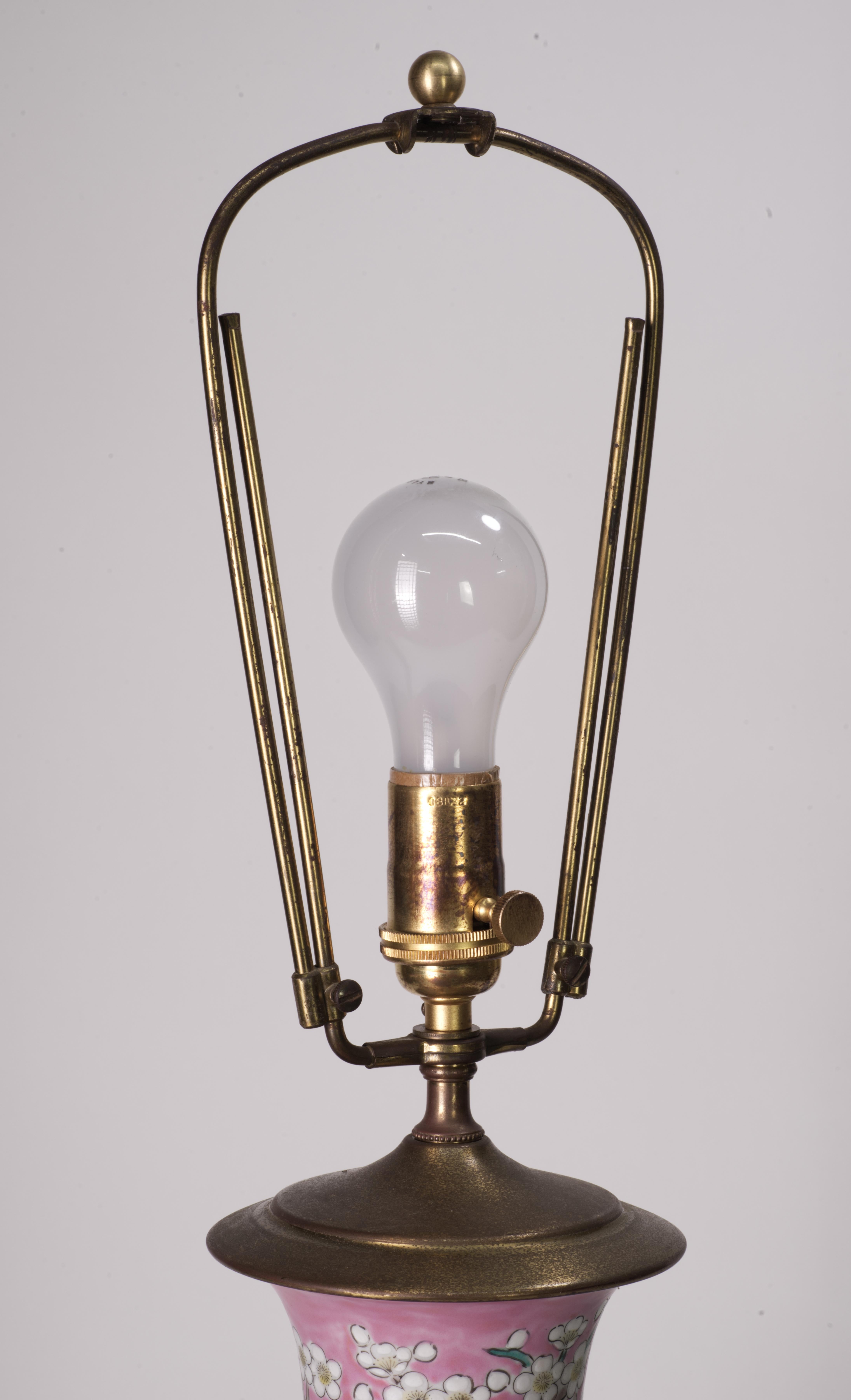 Paar japanische rosa Keramik-Tischlampen im Vintage-Stil, Kirschblütenblüten-Dekor im Angebot 4