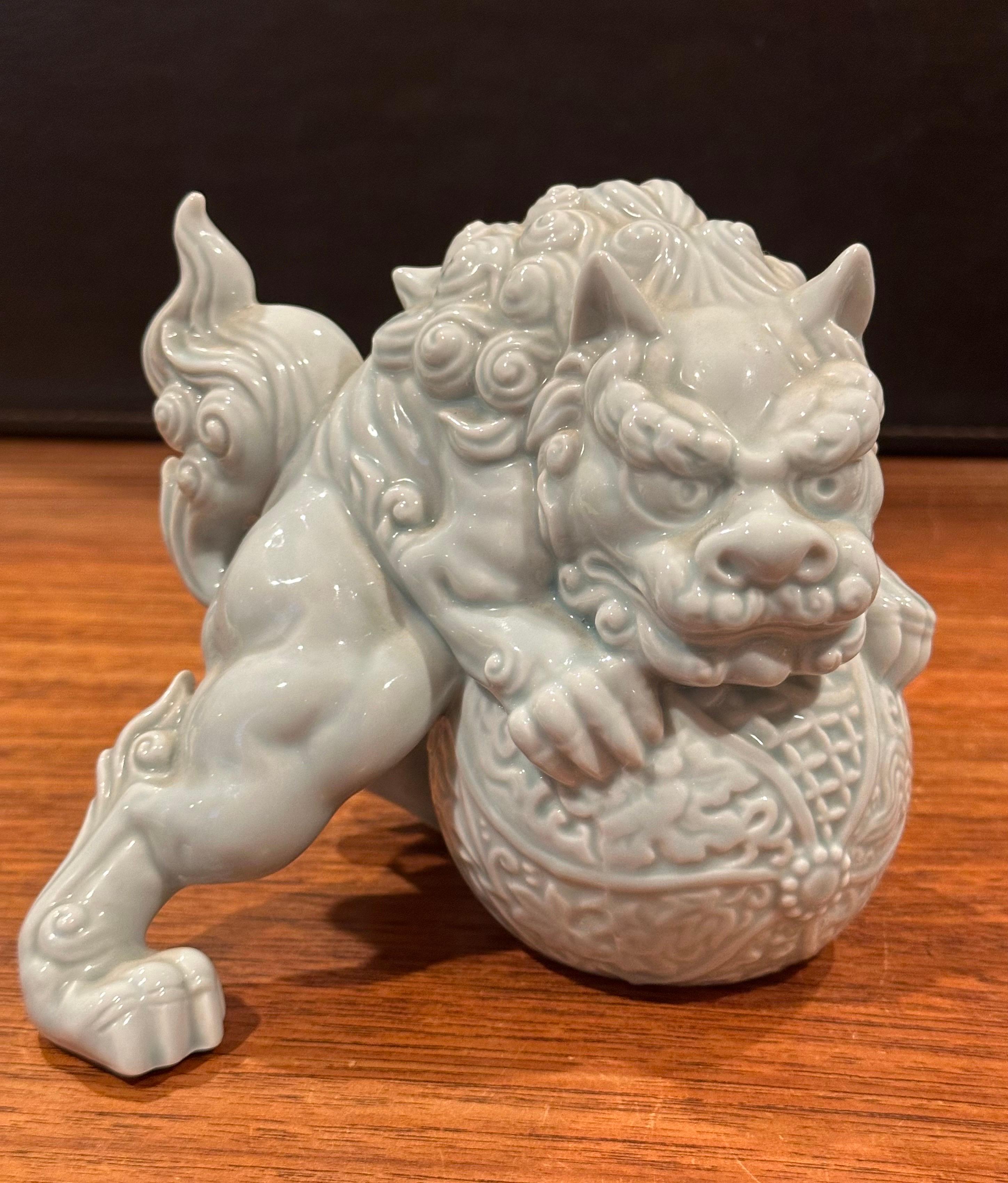 Vintage Pair of Japanese Porcelain Foo Dog / Lion Sculptures / Bookends 6