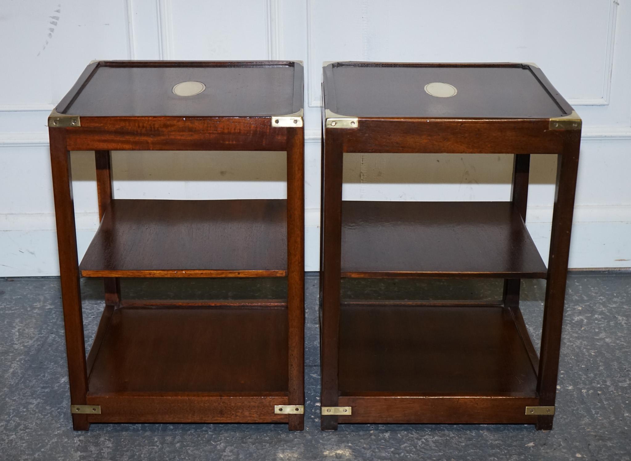 VINTAGE PAIR OF KENNEDY LONDON MILITARY CAMPAIGN BRASS SIDE END WiNE TABLES For Sale 4