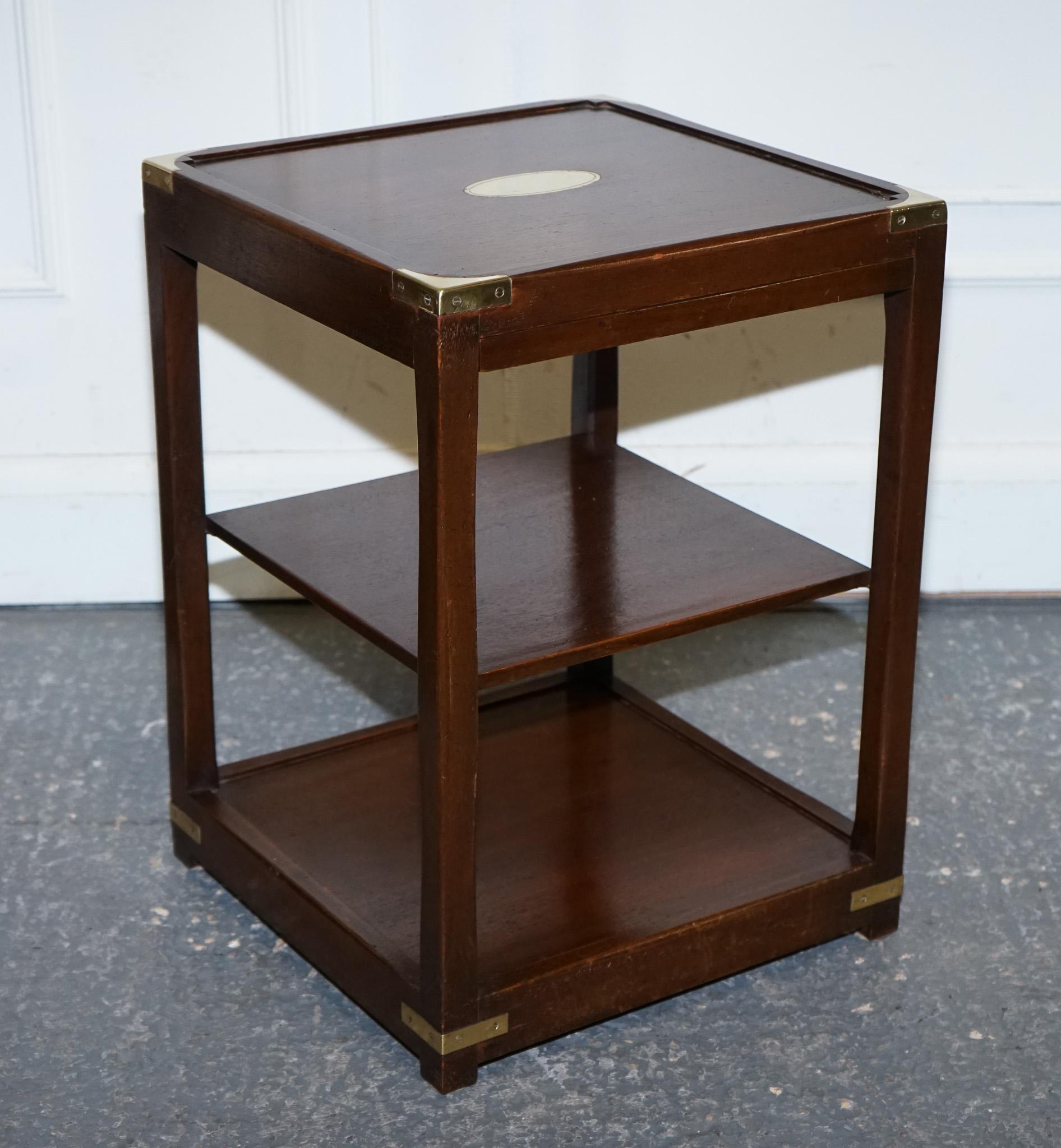 VINTAGE PAIR OF KENNEDY LONDON MILITARY CAMPAIGN BRASS SIDE END WiNE TABLES For Sale 6