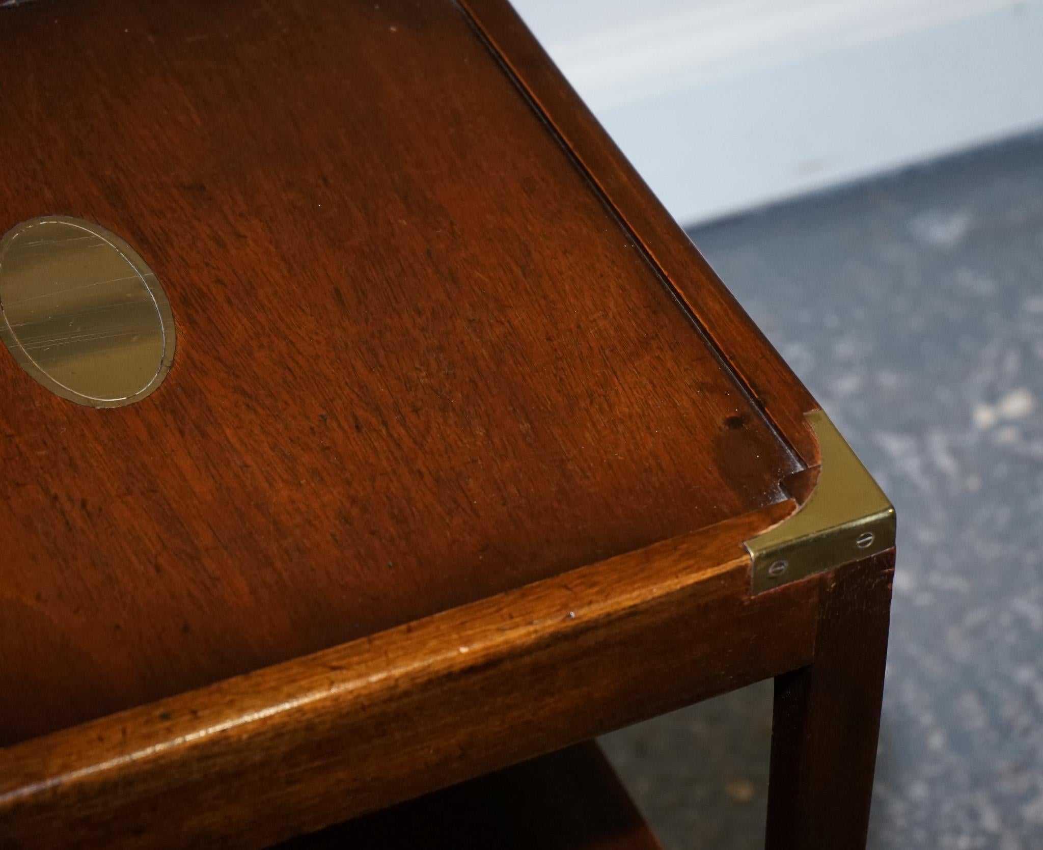 20th Century VINTAGE PAIR OF KENNEDY LONDON MILITARY CAMPAIGN BRASS SIDE END WiNE TABLES For Sale