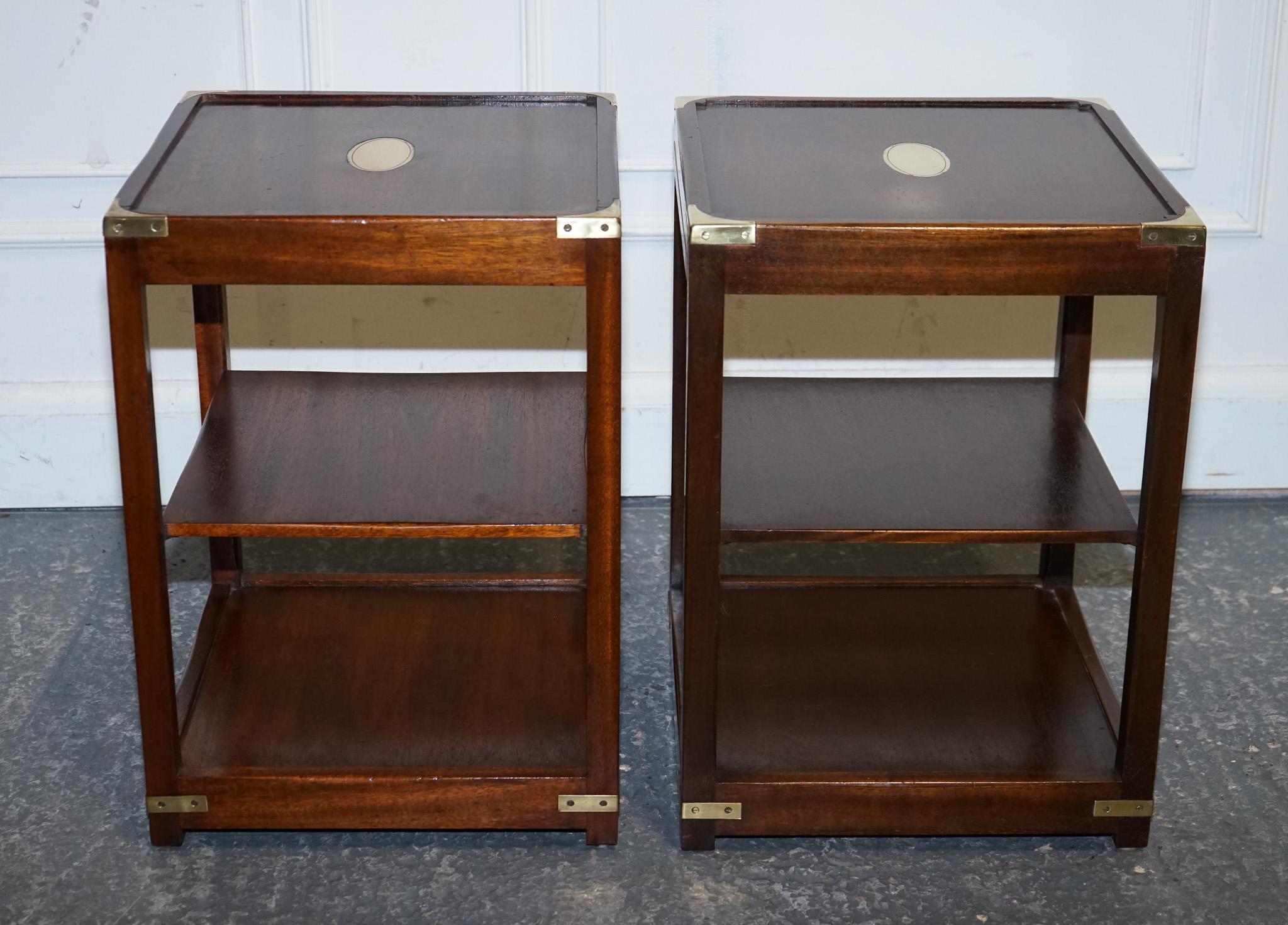 VINTAGE PAIR OF KENNEDY LONDON MILITARY CAMPAIGN BRASS SIDE END WiNE TABLES For Sale 2