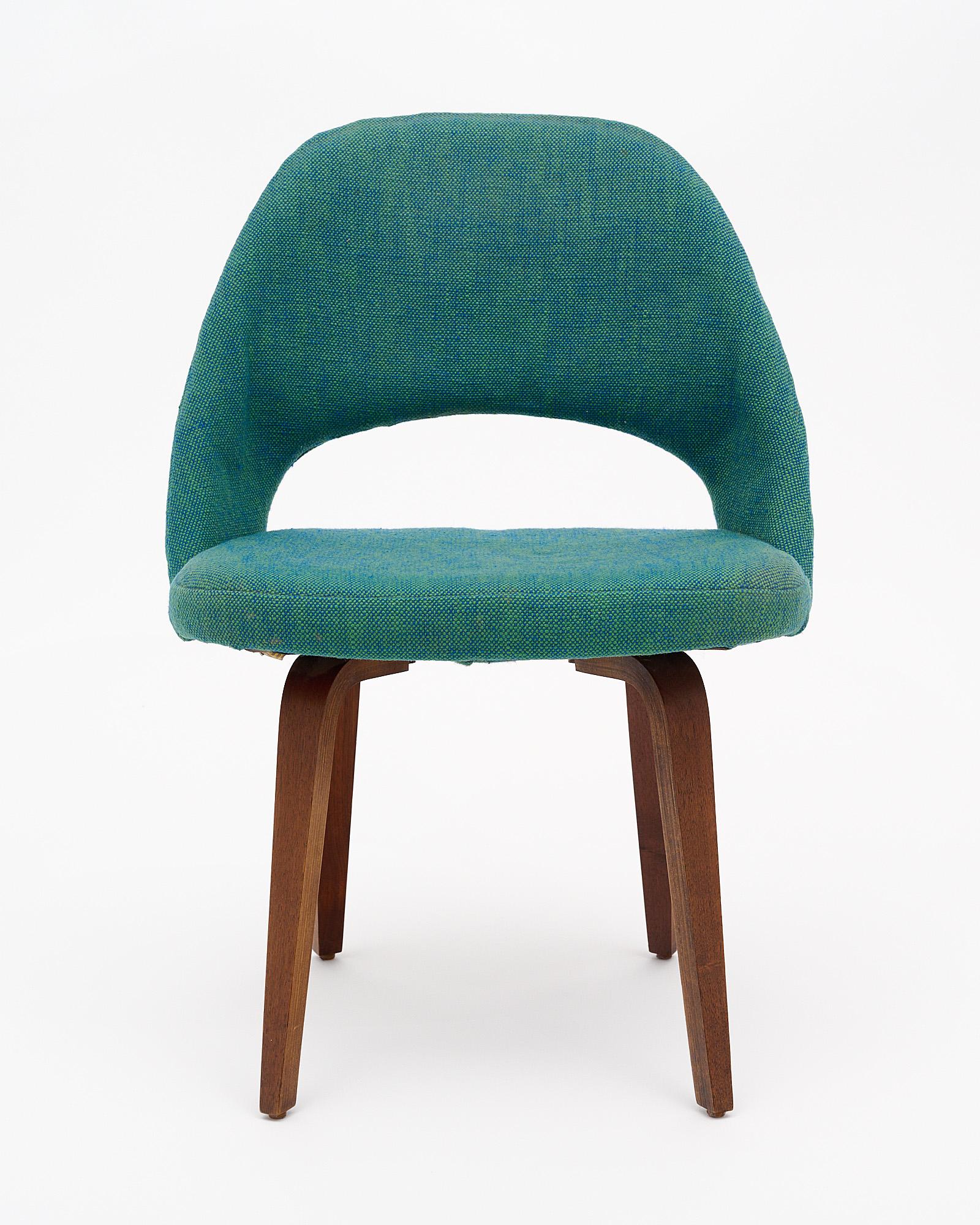Tissu d'ameublement Paire de fauteuils de direction vintage Knoll Saarinen en vente