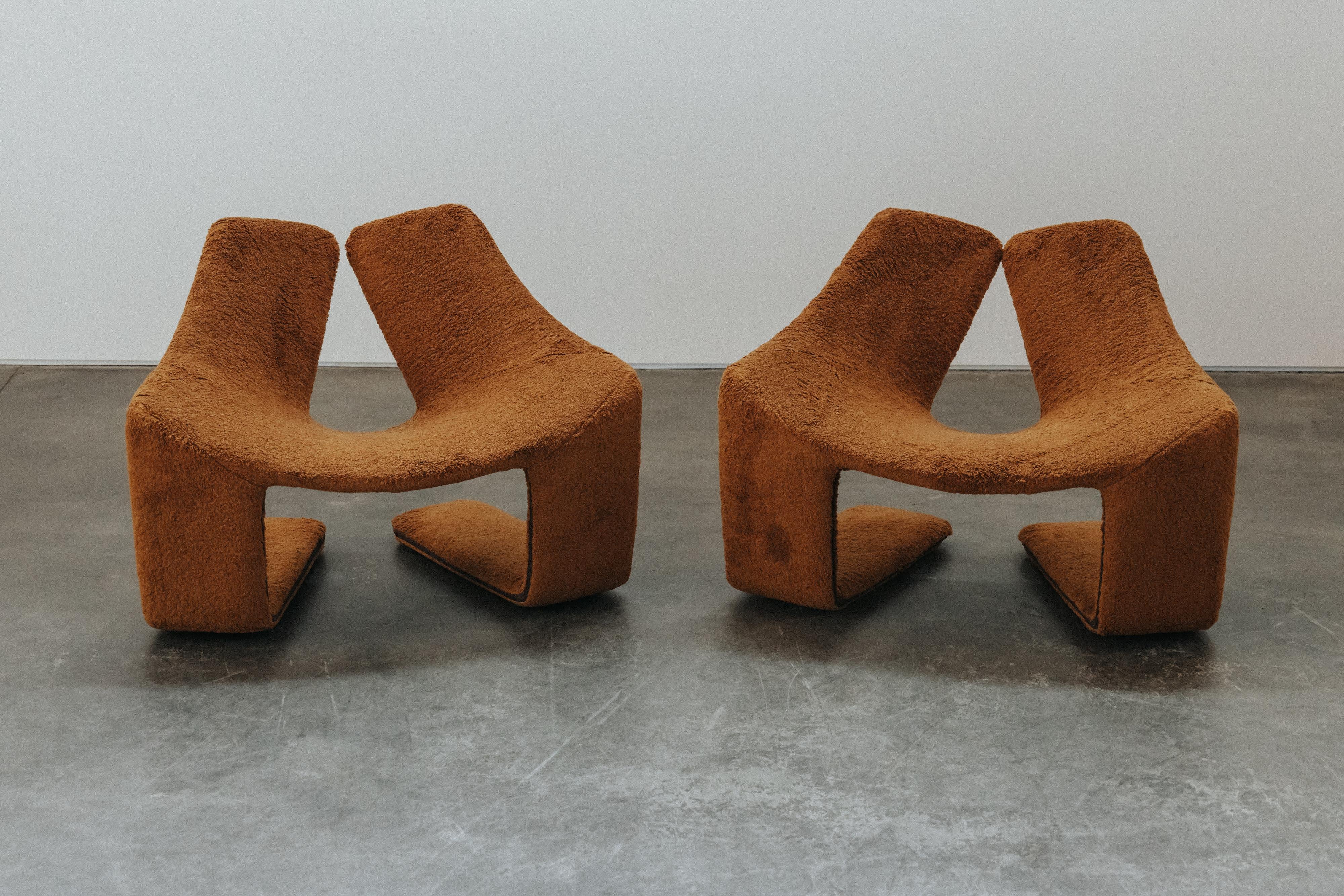Vintage Pair of Kwok Hoi Chan Zen Lounge Chairs For Steiner, Frankreich 1970s.  Bequemes Modell in ausgezeichnetem Zustand.