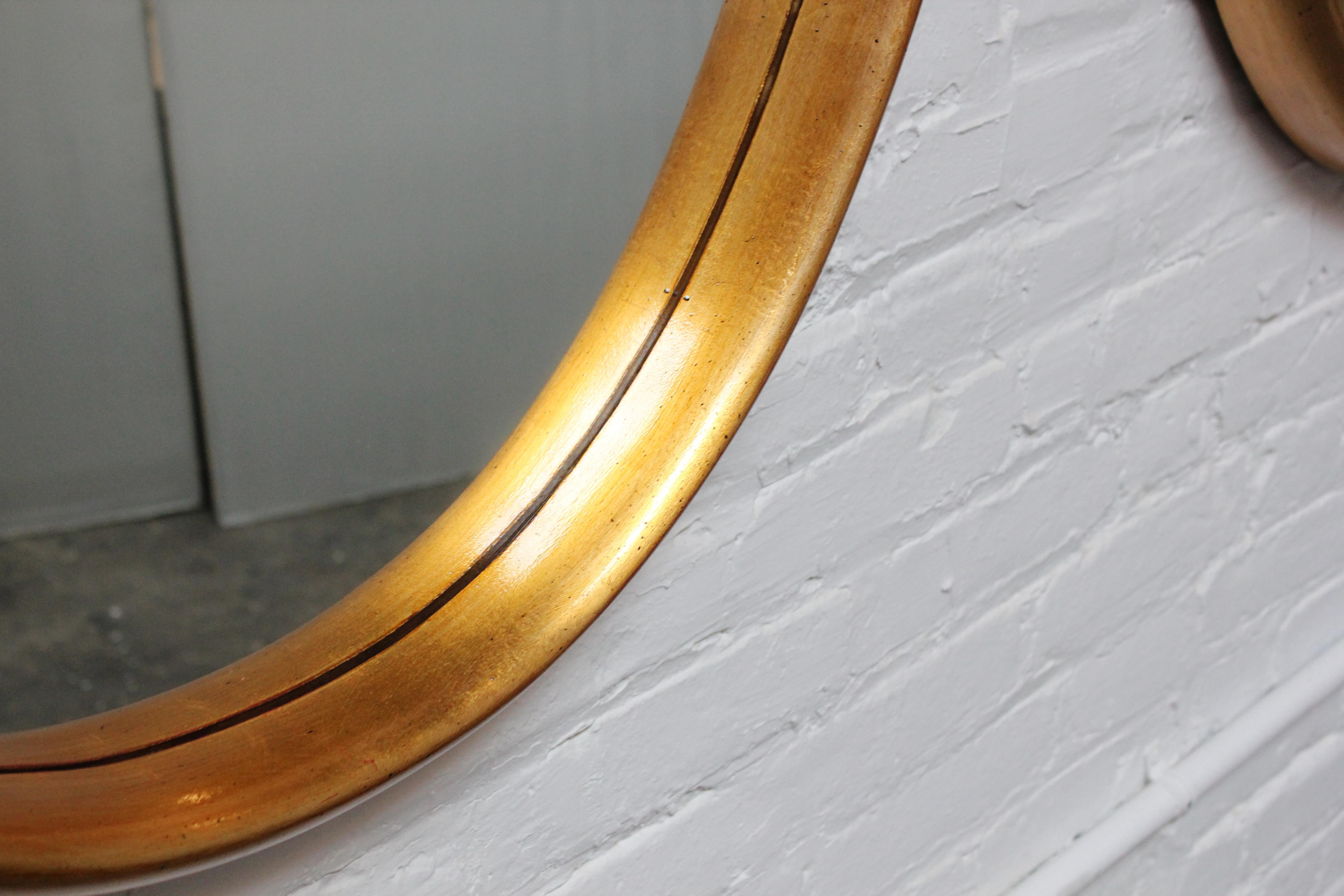 Paire de miroirs muraux vintage Labarge ovales en bois doré en vente 3