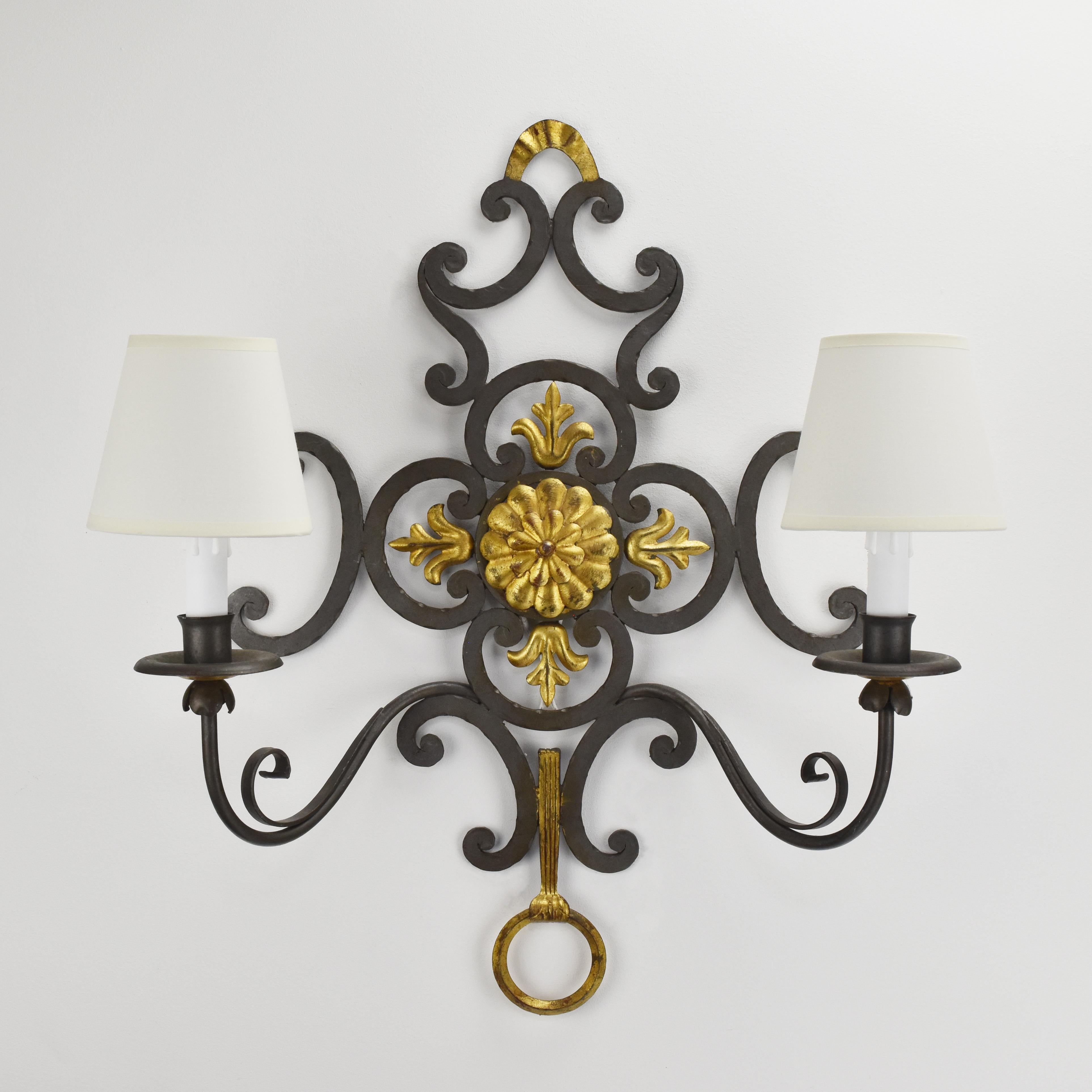 Vintage Pair of Large French Wrought Iron Wall Sconces Spanish Revival In Good Condition For Sale In Bad Säckingen, DE