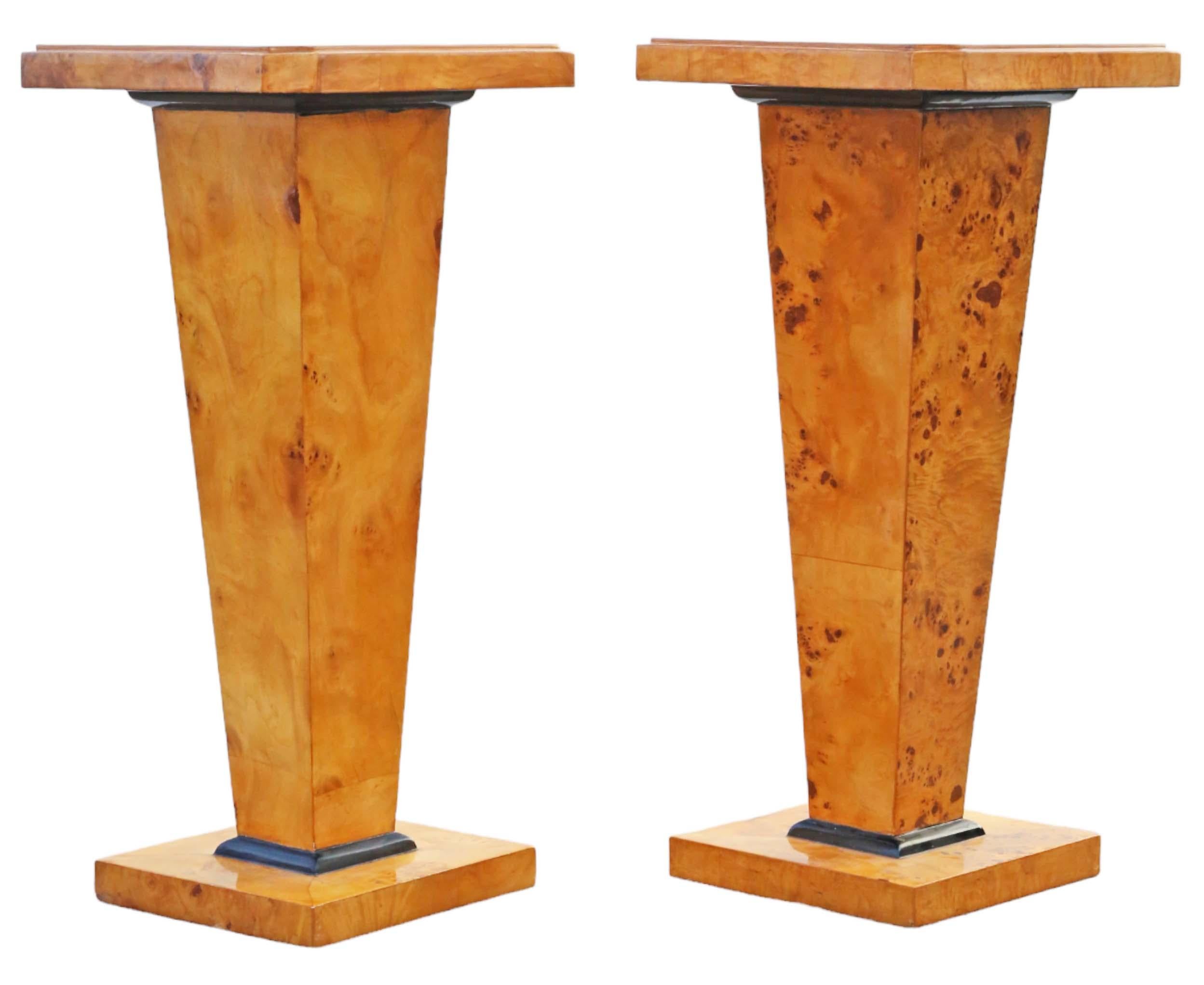Vintage pair of late 20th Century burr yew pedestal lamp or side tables In Good Condition For Sale In Wisbech, Cambridgeshire