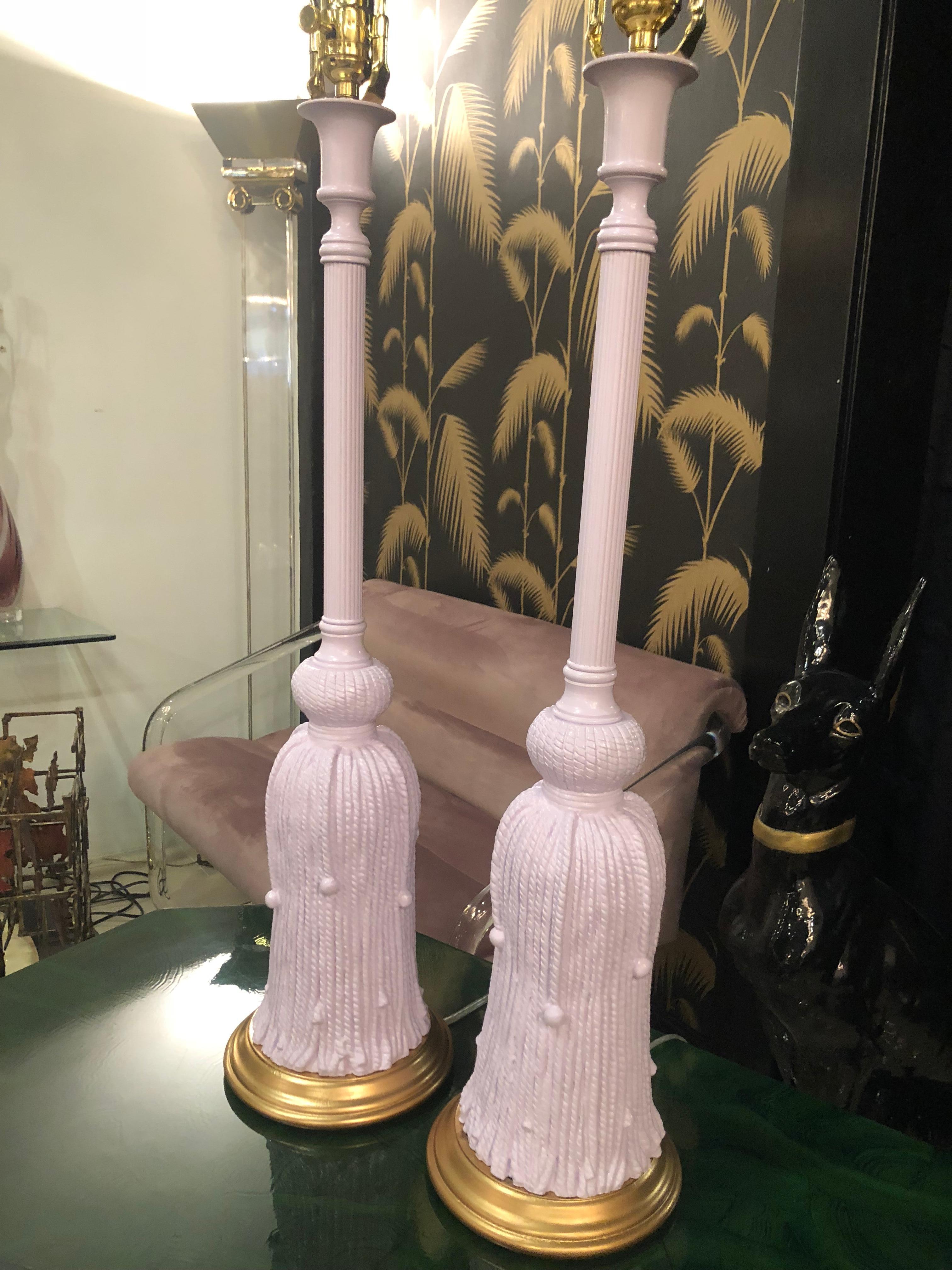 Vintage Pair of Lavender Tassel Table Lamps Lucite and Brass In Excellent Condition In West Palm Beach, FL