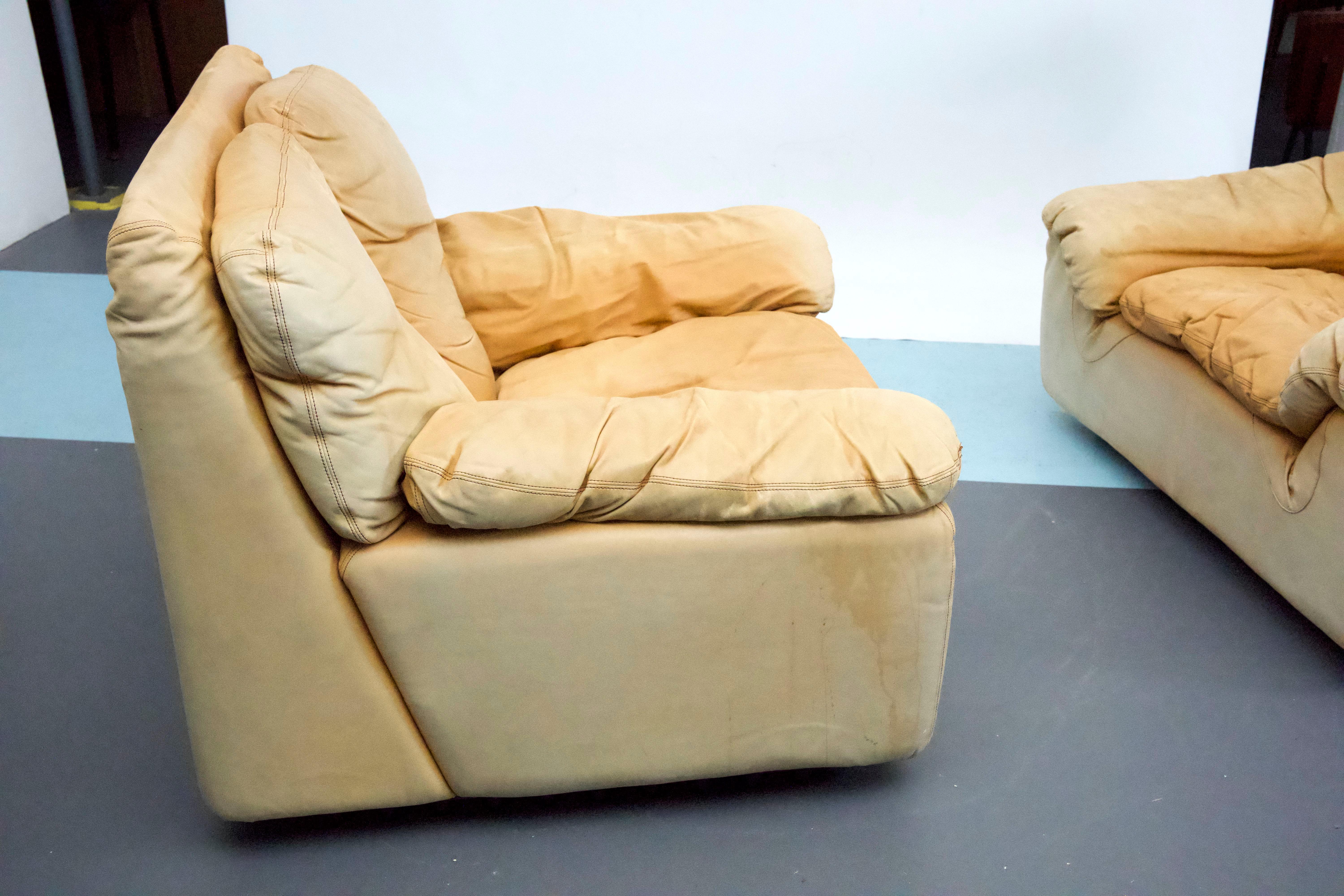 Italian Vintage pair of leather armchairs by Ammannati and Vitelli for Brunati, 1970s For Sale