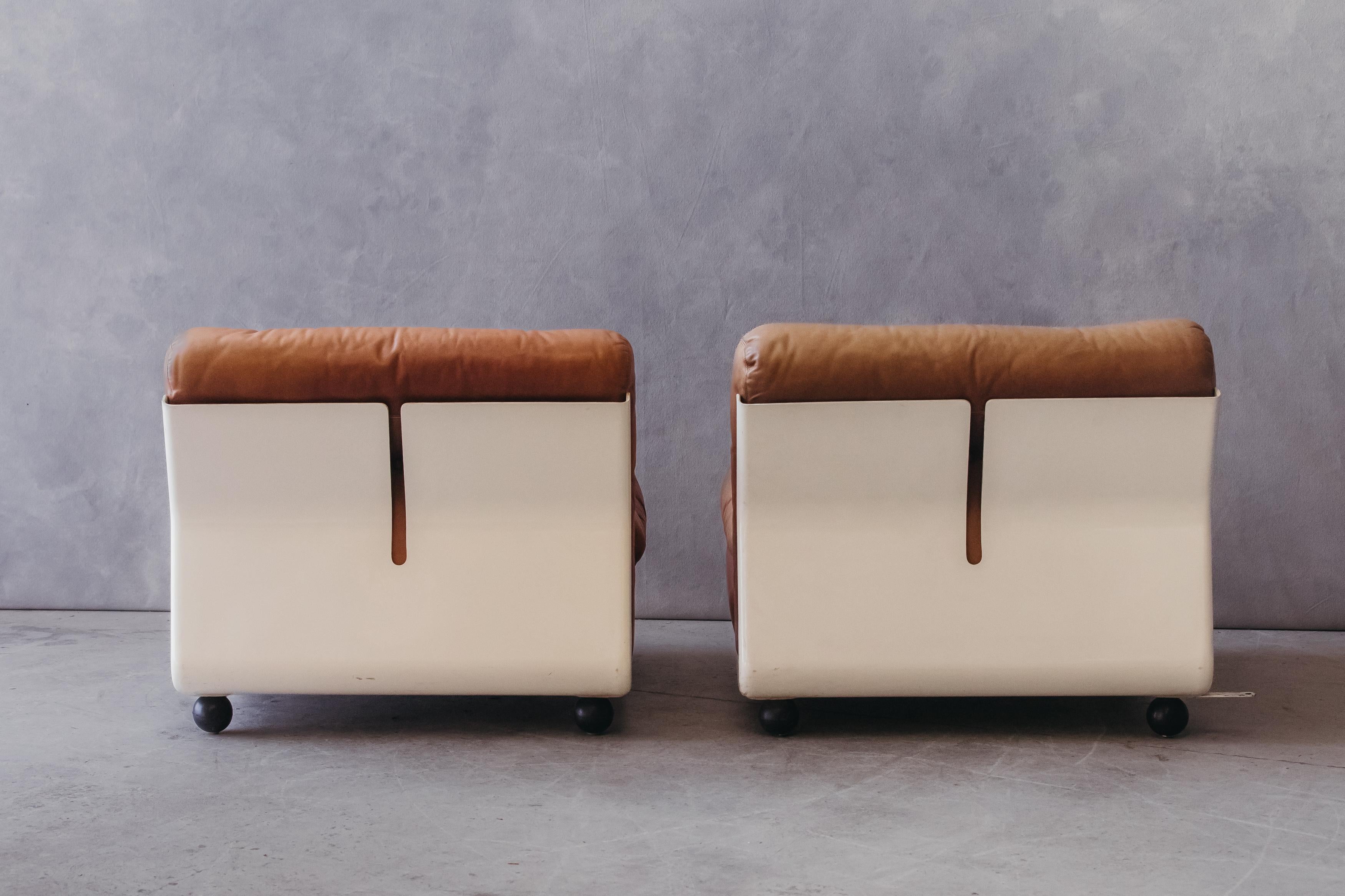 Vintage Pair of Leather Lounge Chairs by Mario Bellini, Italy, circa 1970 For Sale 1