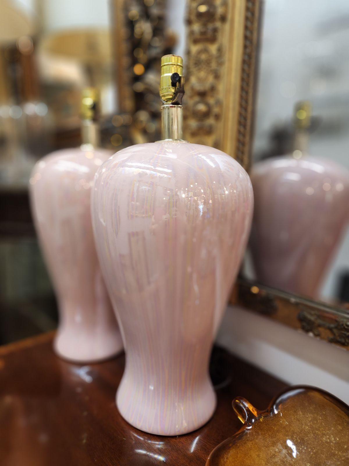 Paire de lampes de table vénitiennes rose pâle du milieu du 19ème siècle 