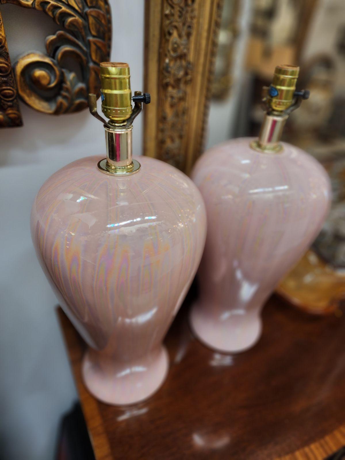 XIXe siècle Paire de lampes de bureau vénitiennes rose clair vintage en vente
