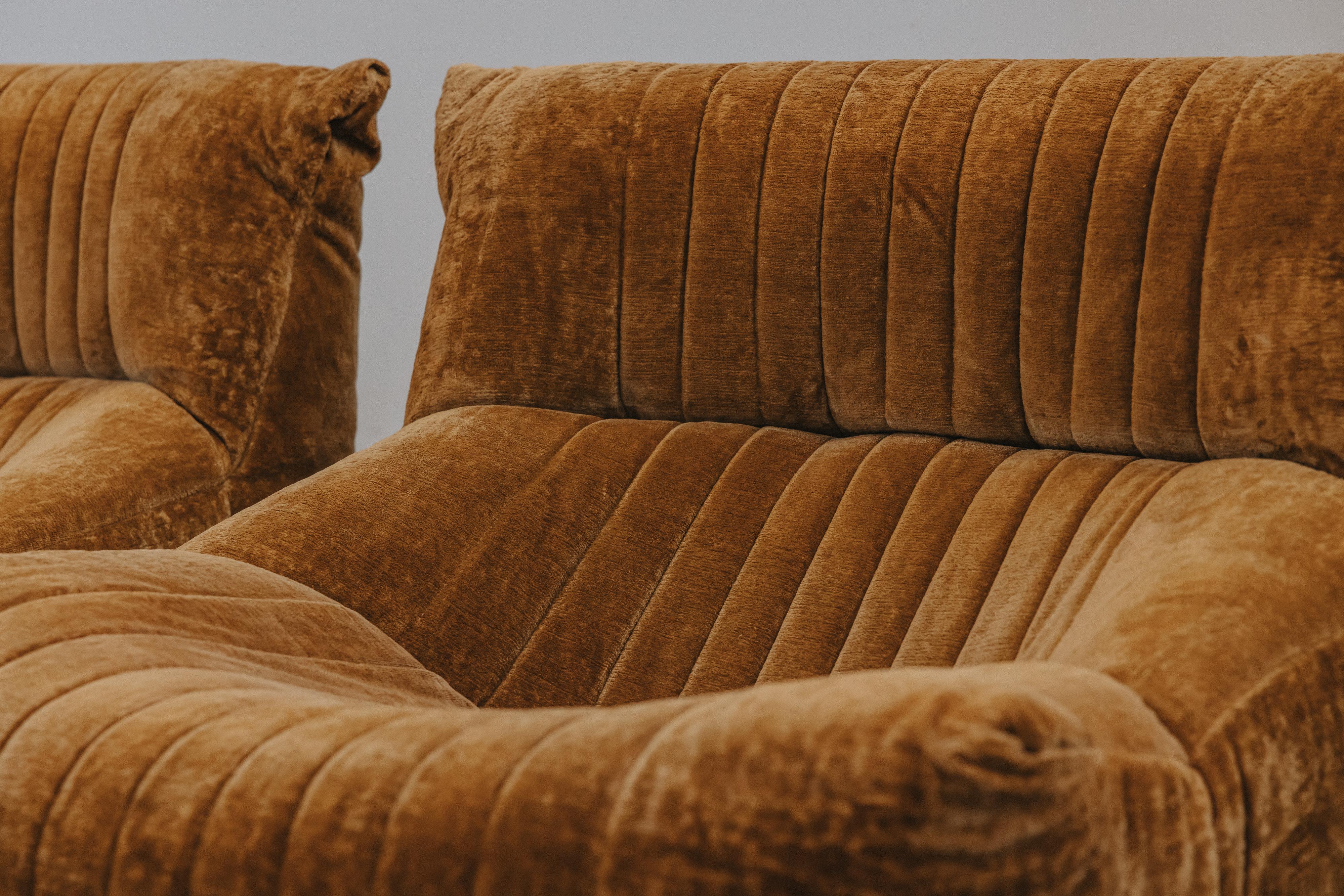 Pareja vintage de sillones Ligne Roset Ariala, Francia, circa 1970 finales del siglo XX en venta