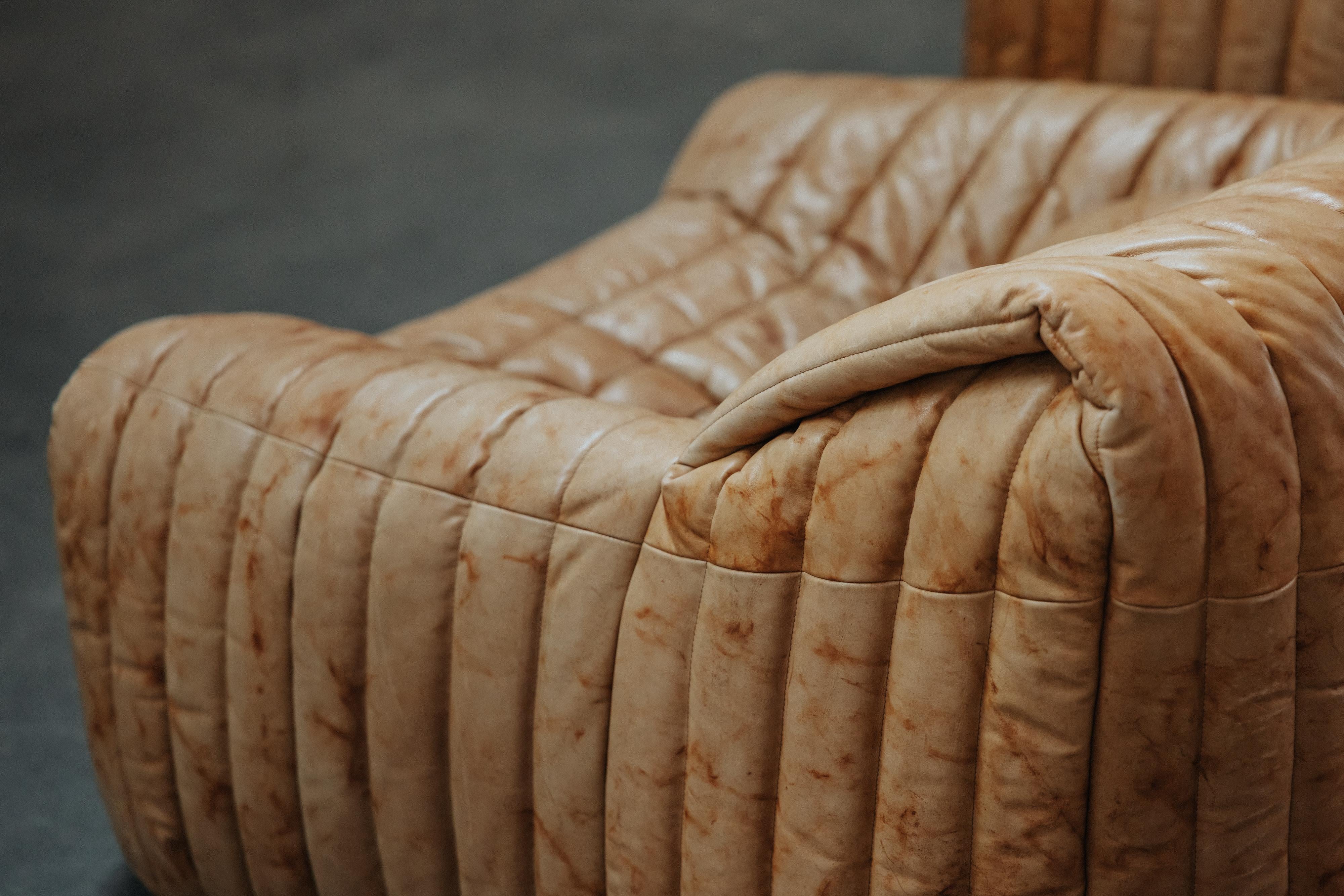Fin du 20e siècle Paire de chaises longues en cuir Ligne Roset (Ligne Roset) Form France, Circa 1970 en vente
