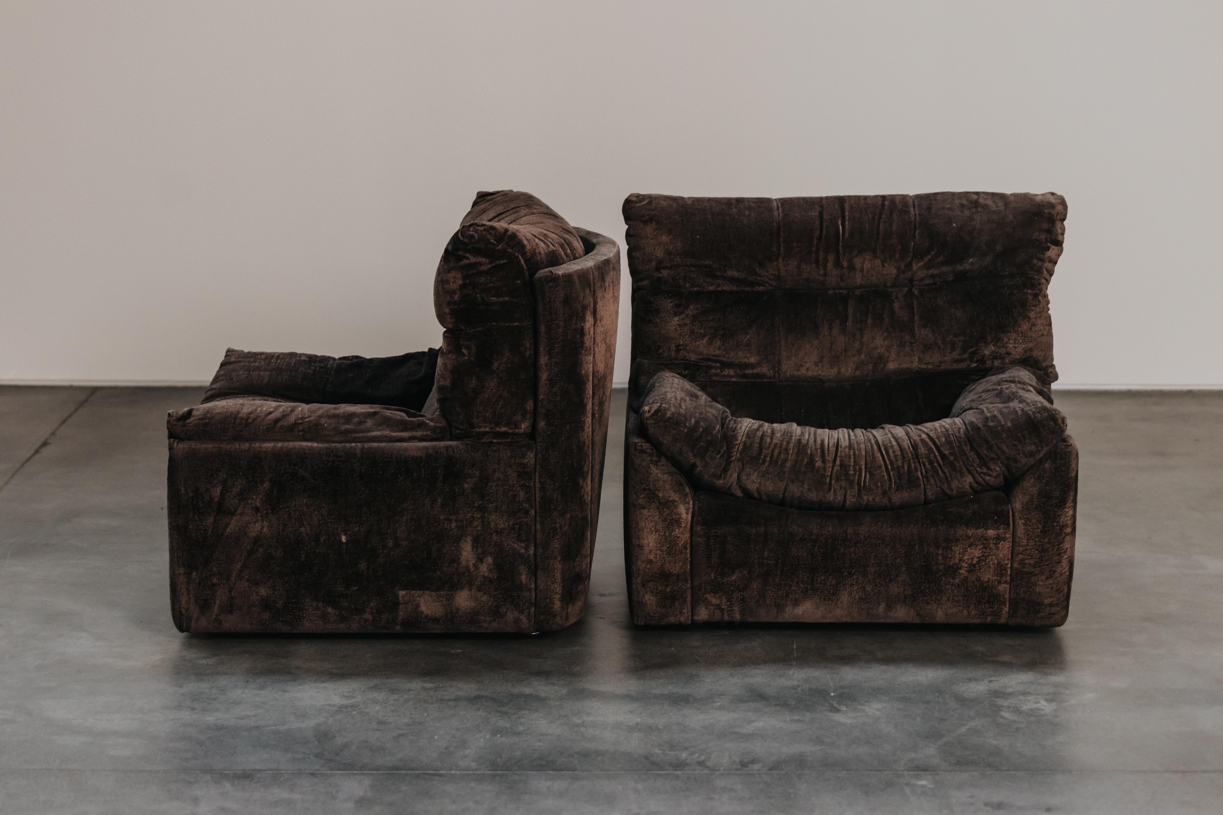 Late 20th Century Vintage Pair Of Ligne Roset Lounge Chairs From France, Circa 1970 For Sale