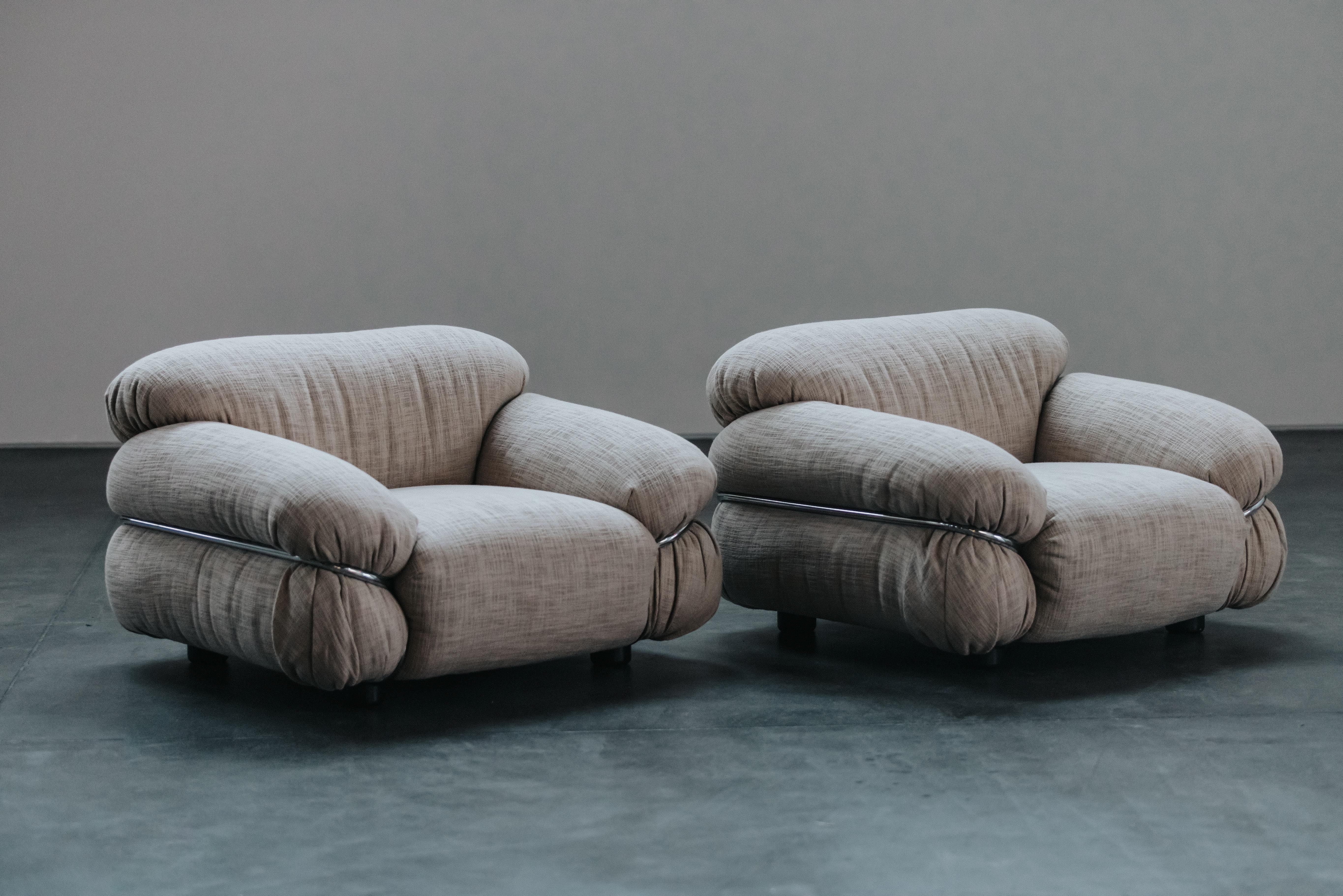 European Vintage Pair Of Lounge Chairs by Gianfranco Frattini for Cassina, 1972 For Sale