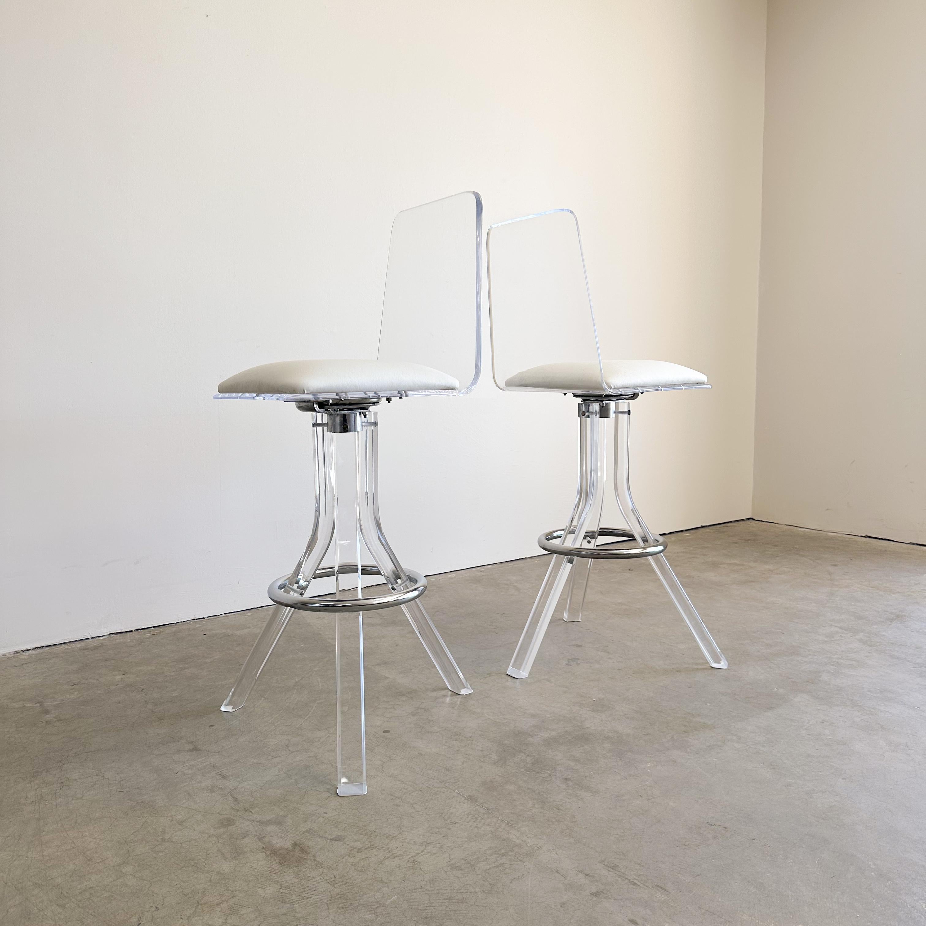 Unknown Vintage Pair of Lucite And Chrome Bar Stool Charles Hollis Jones  For Sale
