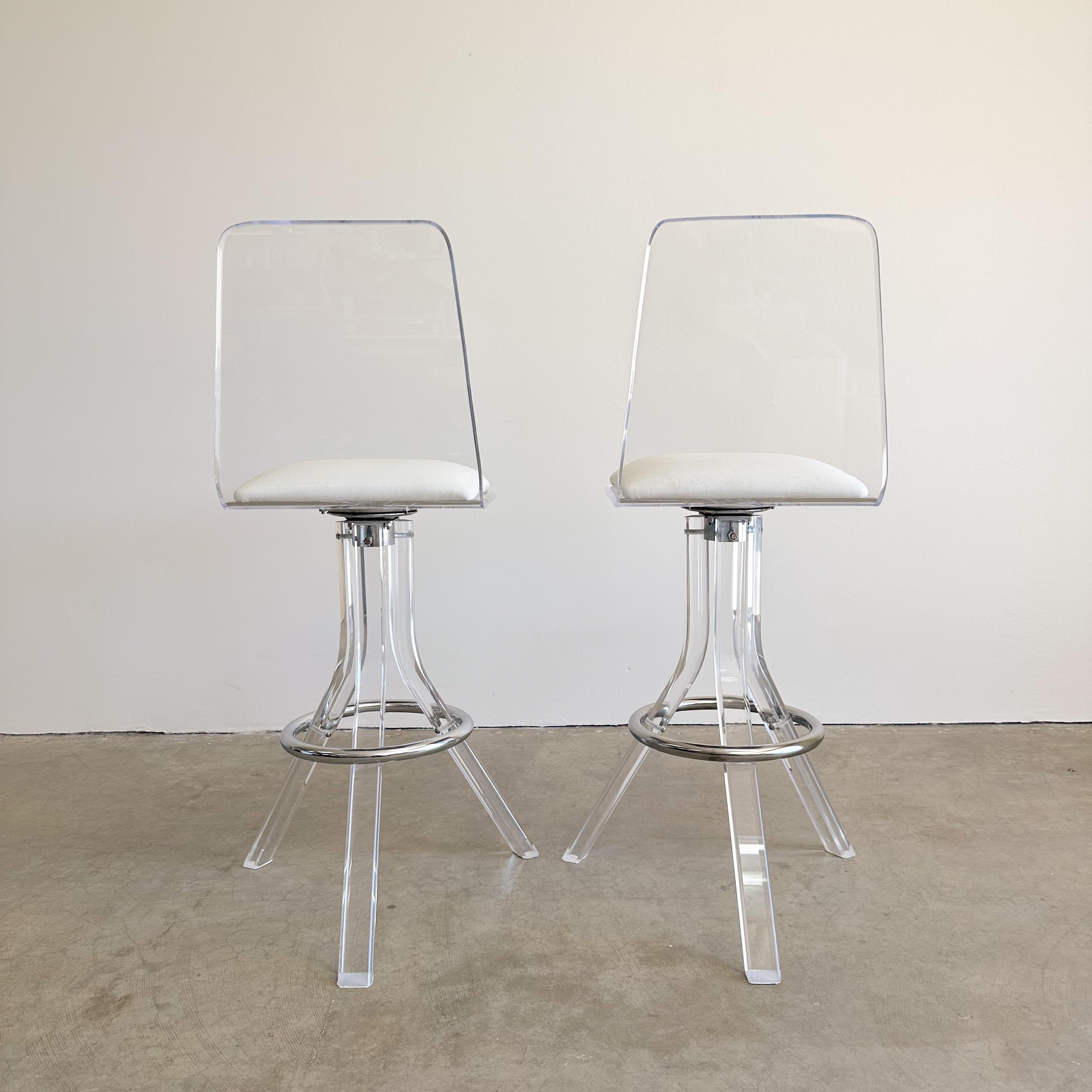 Vintage Pair of Lucite And Chrome Bar Stool Charles Hollis Jones  In Good Condition For Sale In Palm Desert, CA