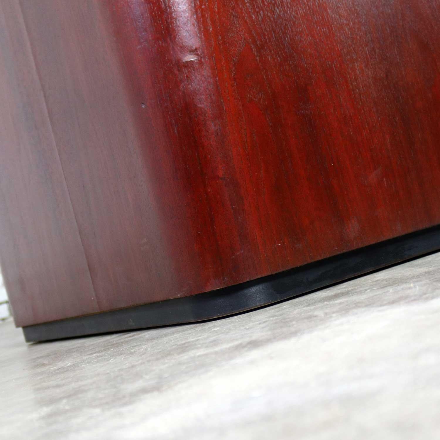 Vintage Pair of Mahogany Triangular End Tables or Pedestals 3