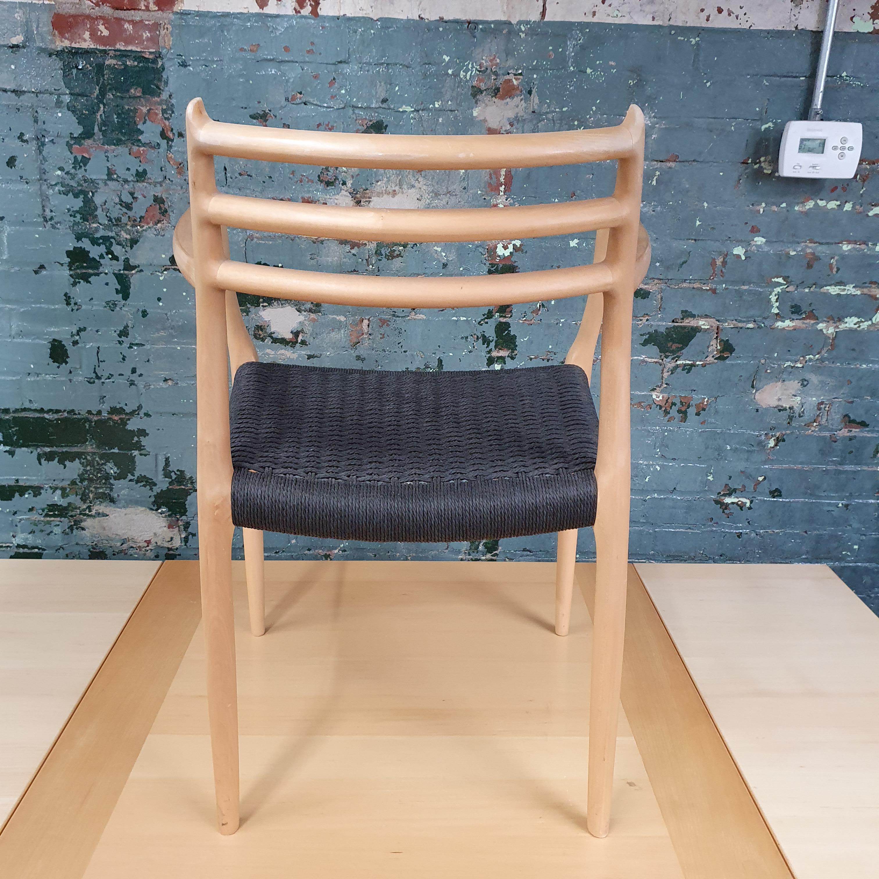 Corde en papier Paire de fauteuils vintage JL Moller en érable, modèle 62 en vente