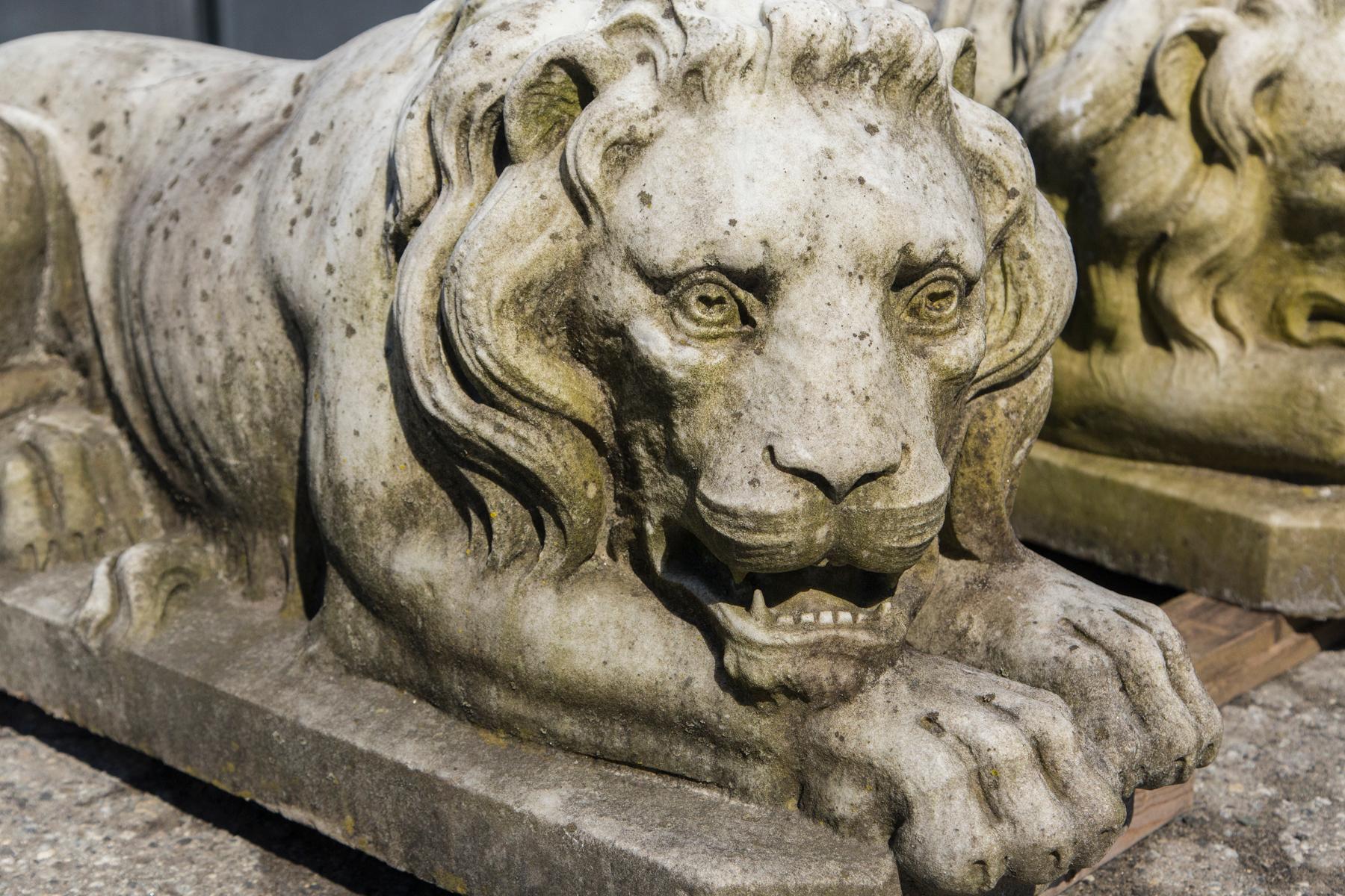 Vintage Pair of Marble Lions In Good Condition In Stamford, CT