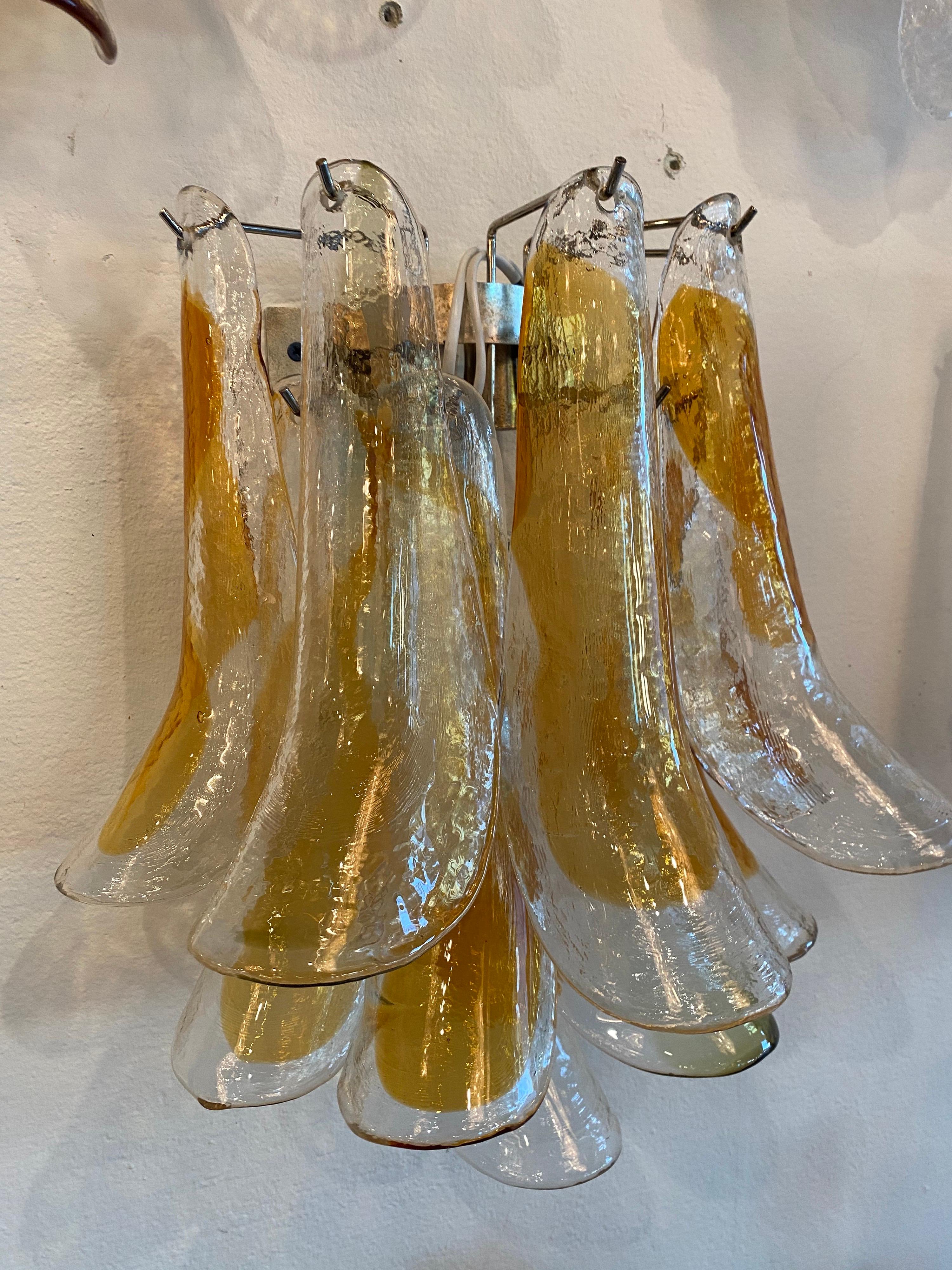 Vintage Pair of Mazzega Murano Glass Amber Feather Shoehorn Wall Lights Sconces  In Good Condition For Sale In West Palm Beach, FL