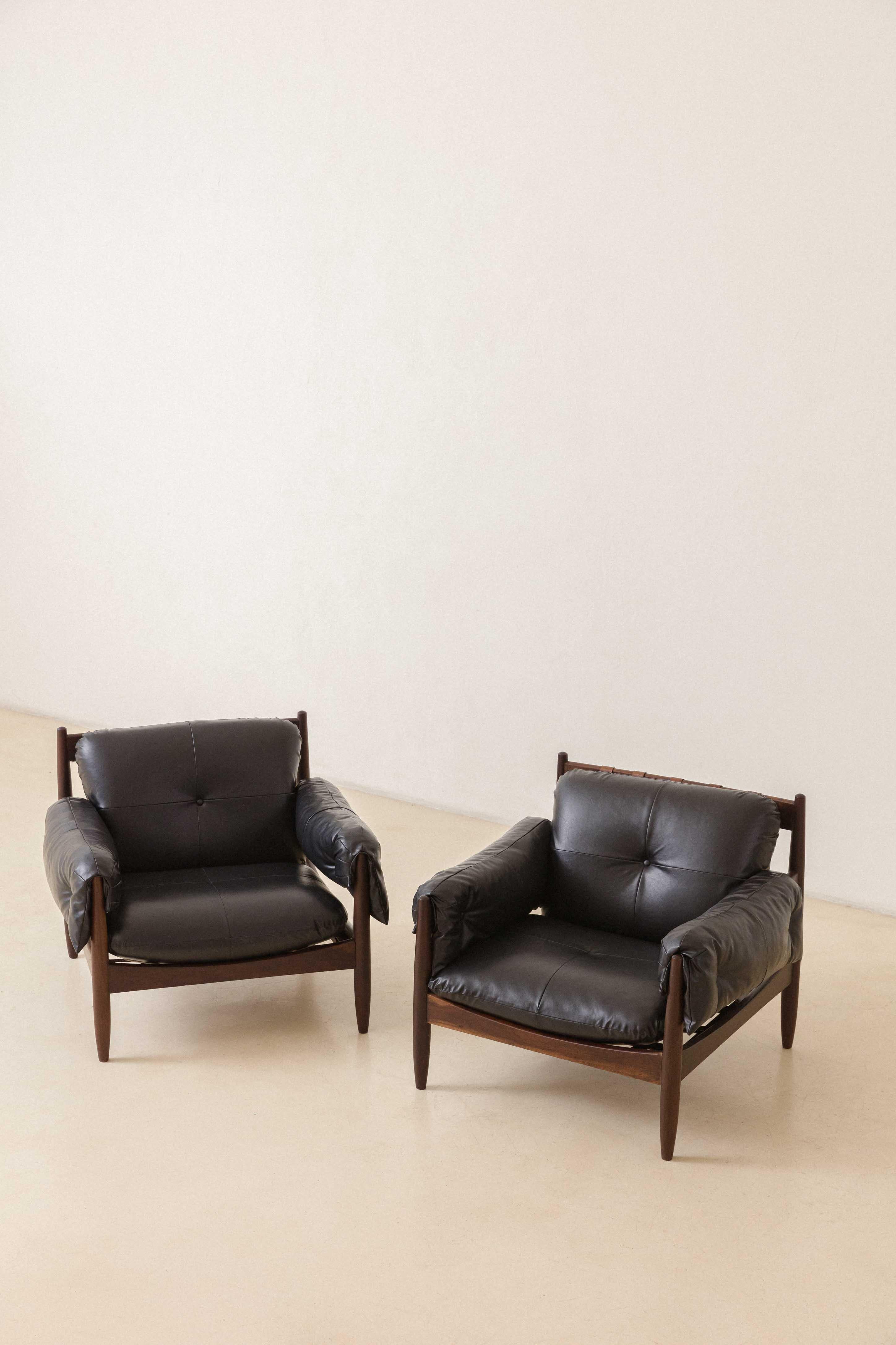 Brazilian Vintage Pair of Meia Pataca Rosewood Armchairs by Sergio Rodrigues, 1960, Brazil