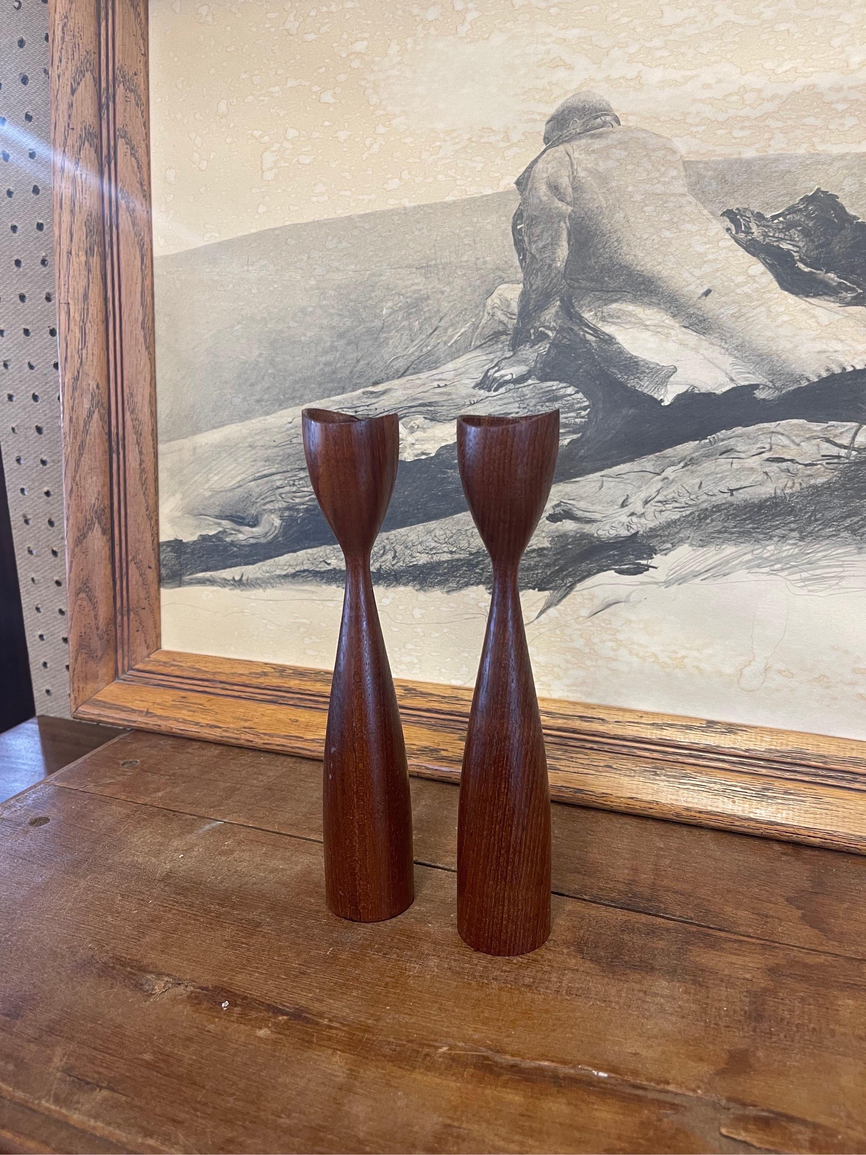 Vintage Pair of Mid Century Modern Atomic Decorative Candle Stick Holder In Good Condition For Sale In Seattle, WA