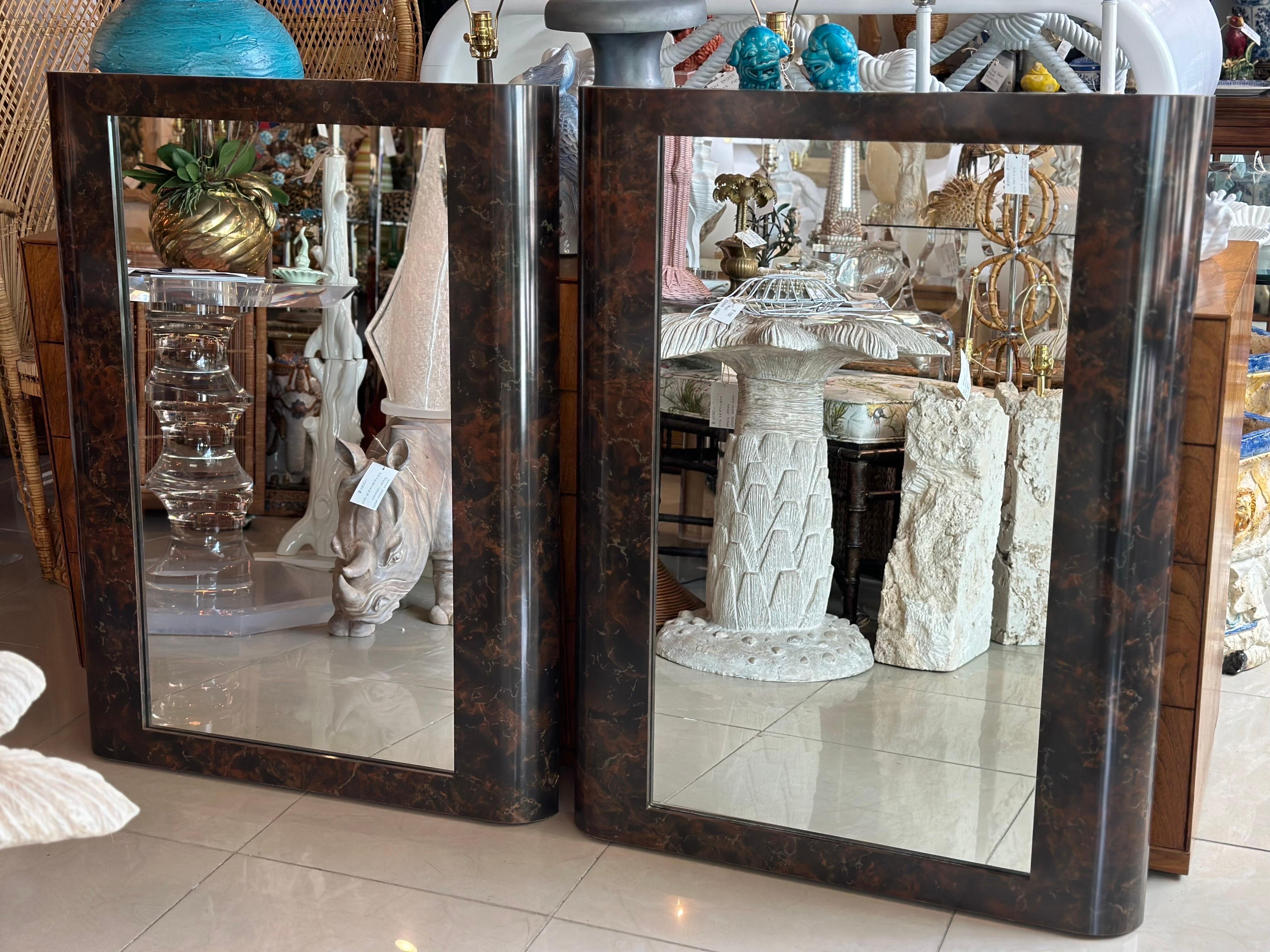 Paire de miroirs muraux en bois de ronce foncé, modernes du milieu du siècle dernier en vente 8