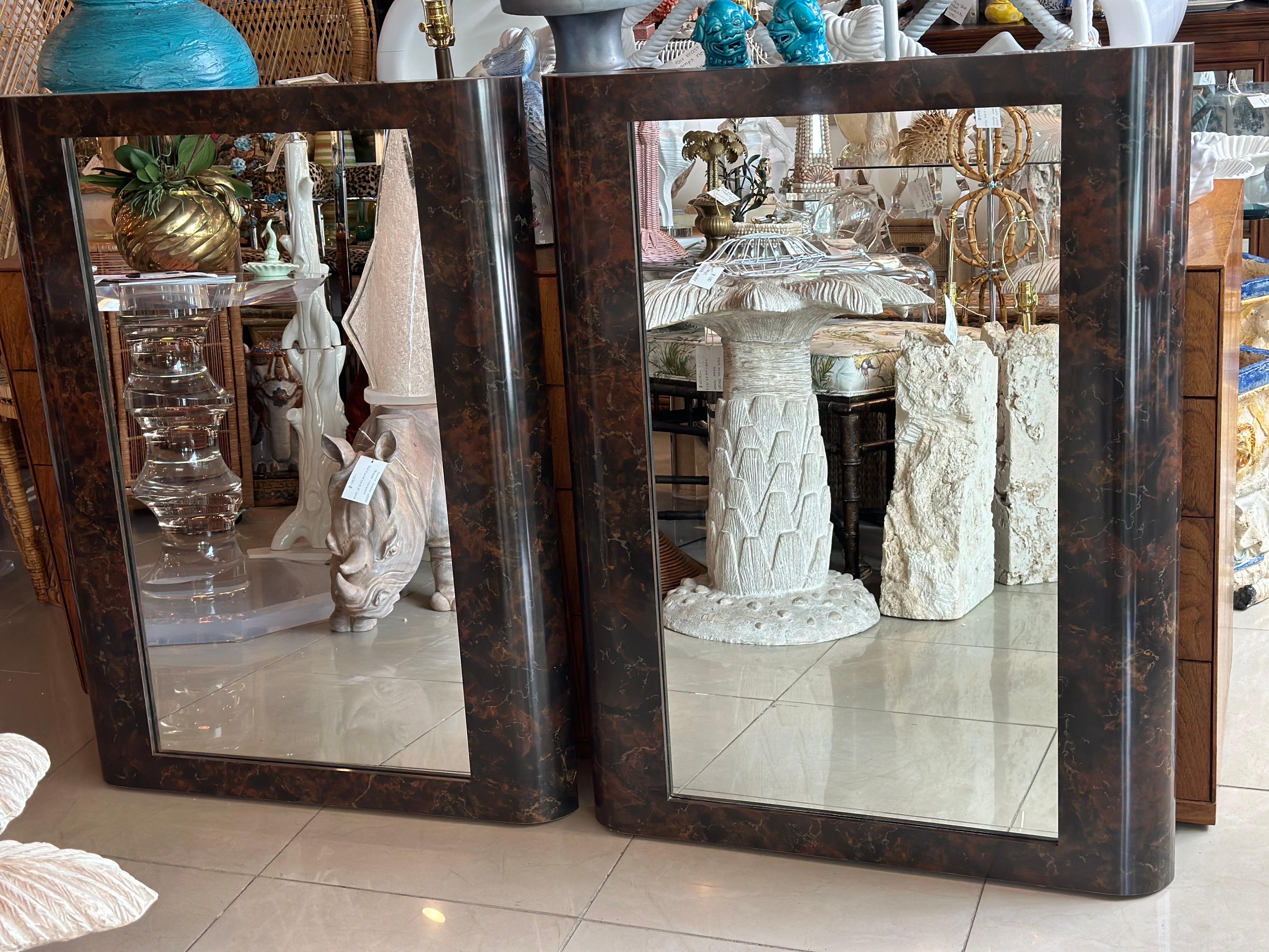 Broussin Paire de miroirs muraux en bois de ronce foncé, modernes du milieu du siècle dernier en vente