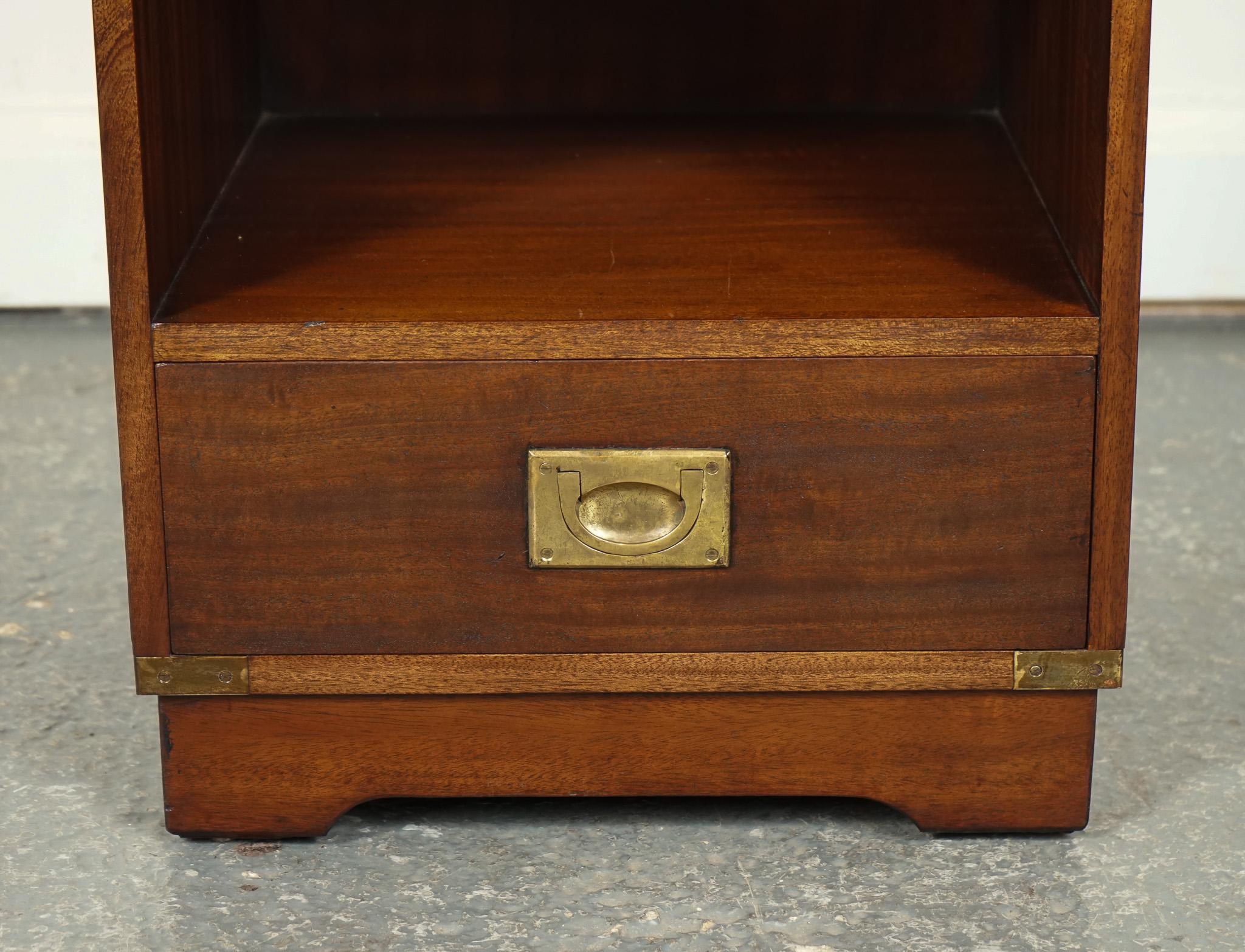 PAR DE CAMARILLAS MILITARES VINTAGE NiGHTSTANDS DE CUERO MARRON TOPJ1 en venta 3