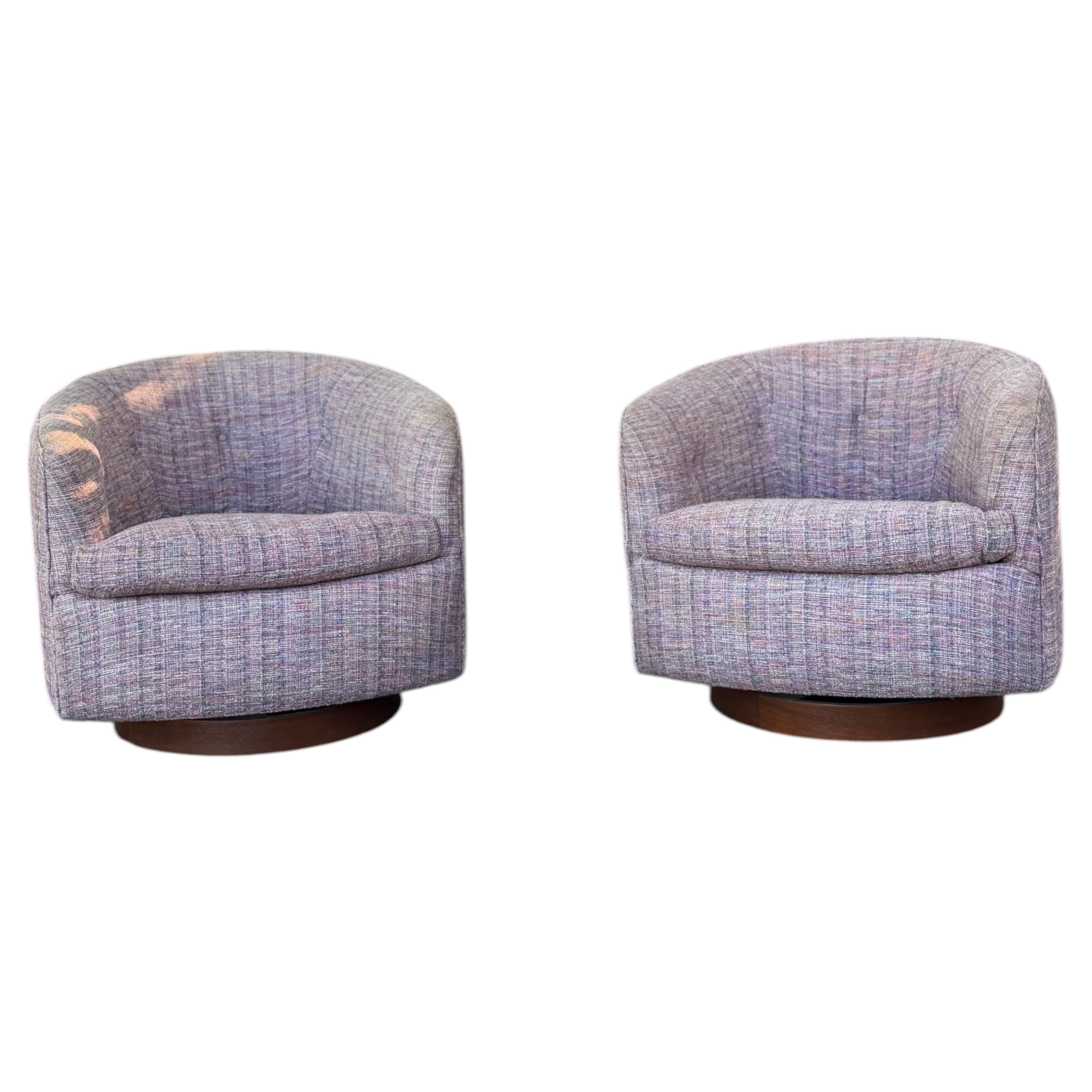 Vintage Pair of Milo Baughman for Thayer Coggin Walnut Swivel Chairs For Sale