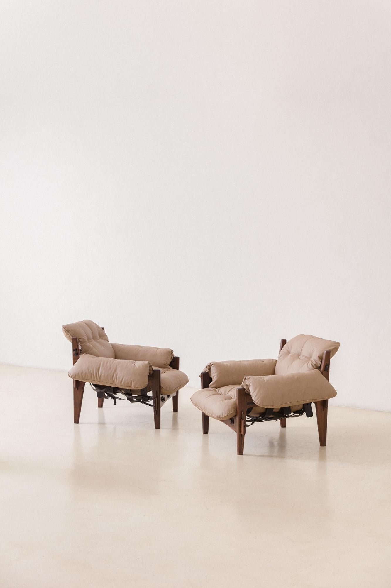 Mid-Century Modern Vintage Pair of Moleca Rosewood Armchairs by Sergio Rodrigues, 1962, Brazil For Sale