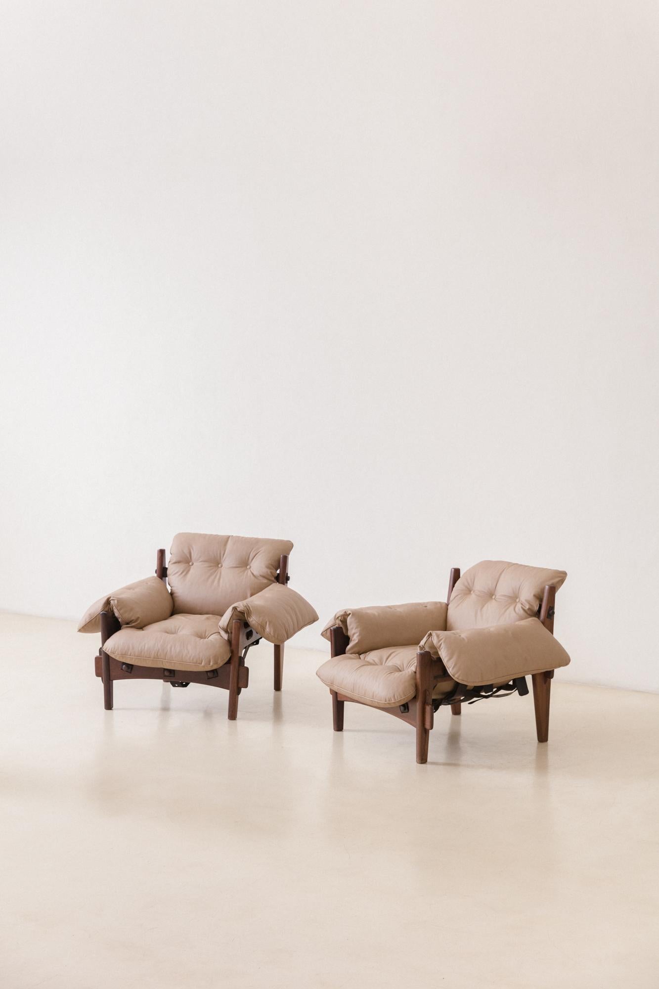 Milieu du XXe siècle Paire de fauteuils vintage en bois de rose Moleca de Sergio Rodrigues, 1962, Brésil en vente