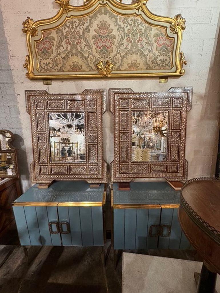 Paire de miroirs ibériques en nacre incrustée en vente 1