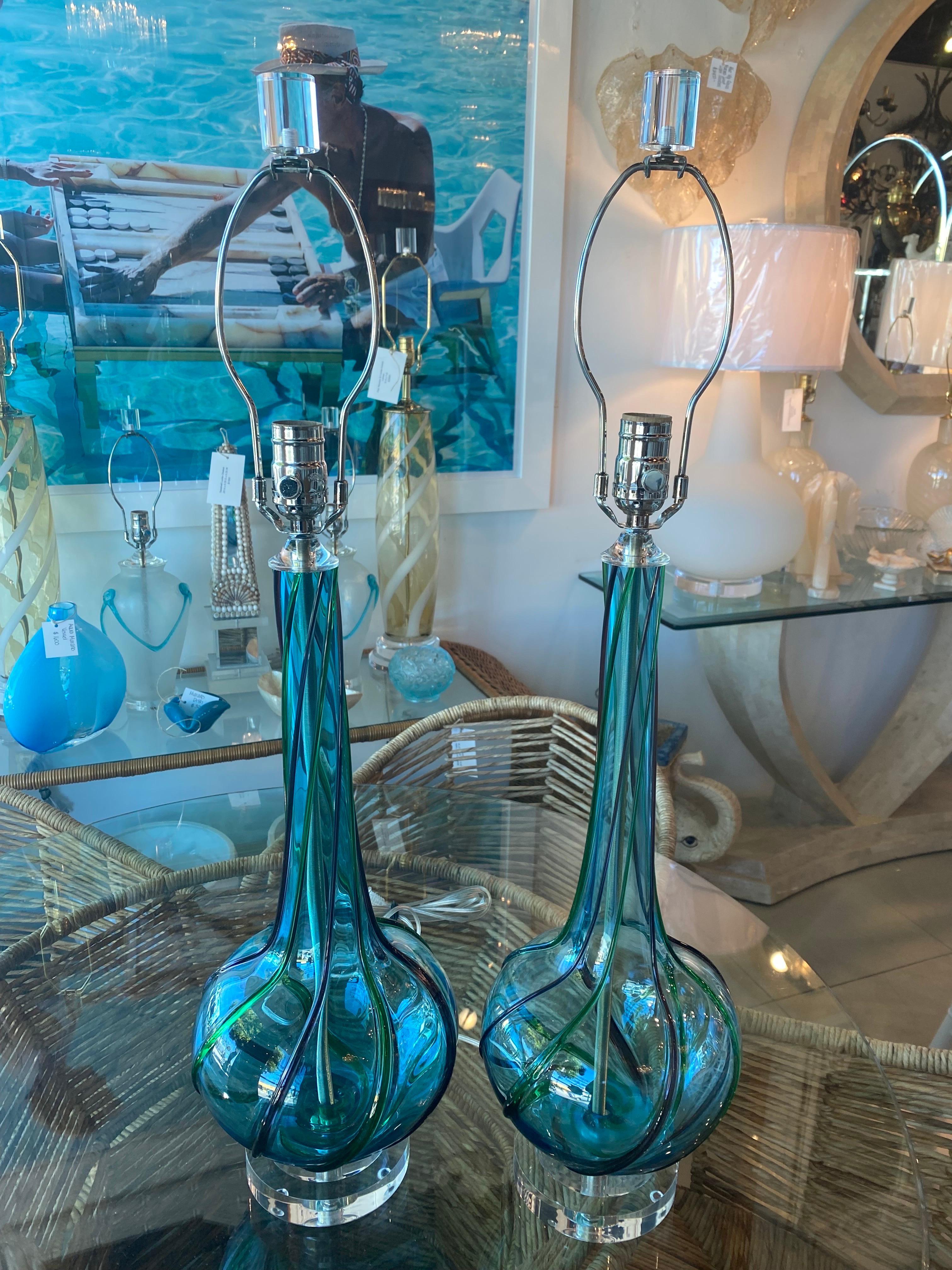 Vintage Pair of Murano Glass Aqua Ribbon Murano Table Lamps Lucite Newly Wired For Sale 1