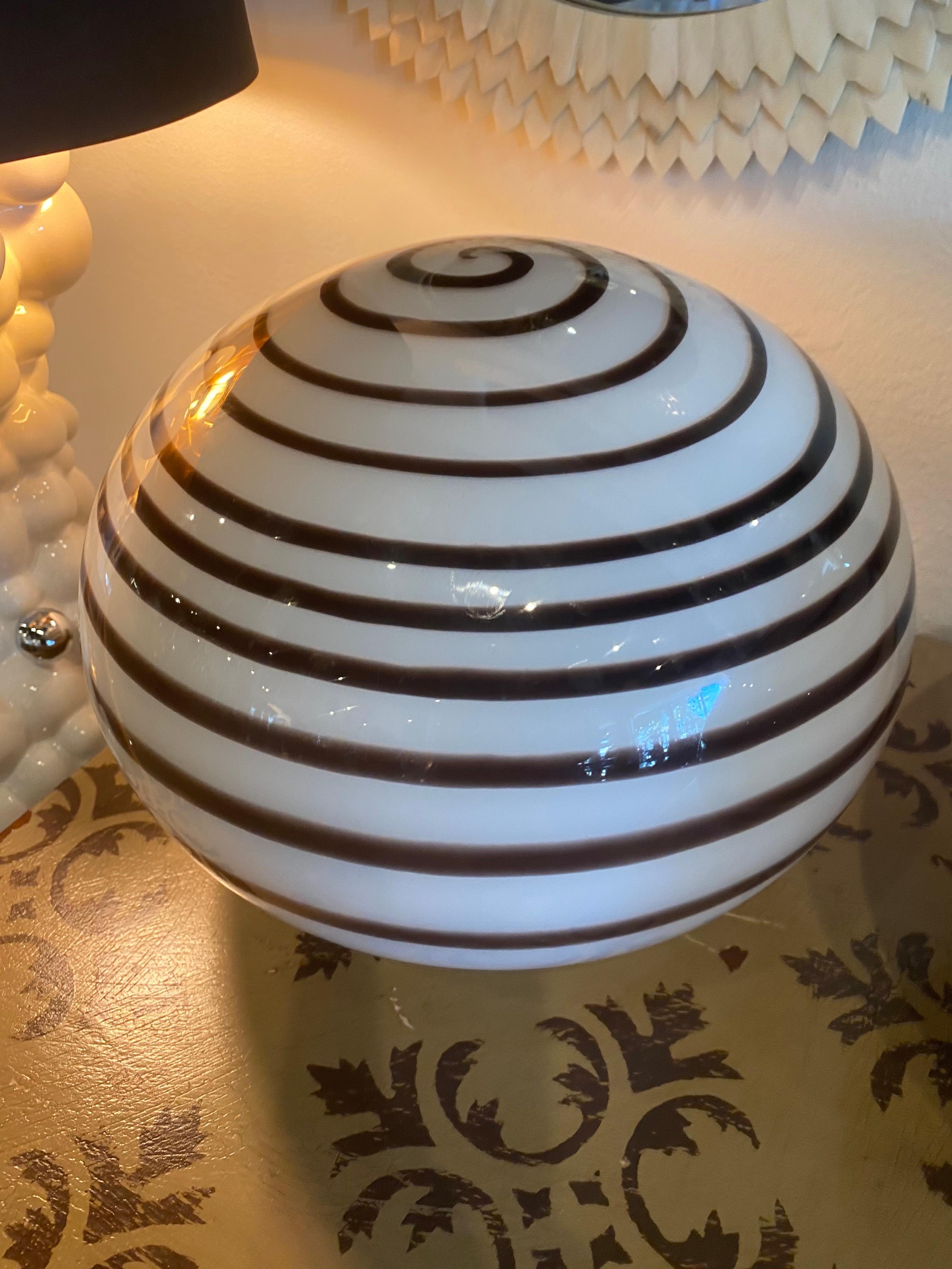Vintage Pair of Murano Glass Brown Swirl Ball Round Table Lamps In Good Condition In West Palm Beach, FL