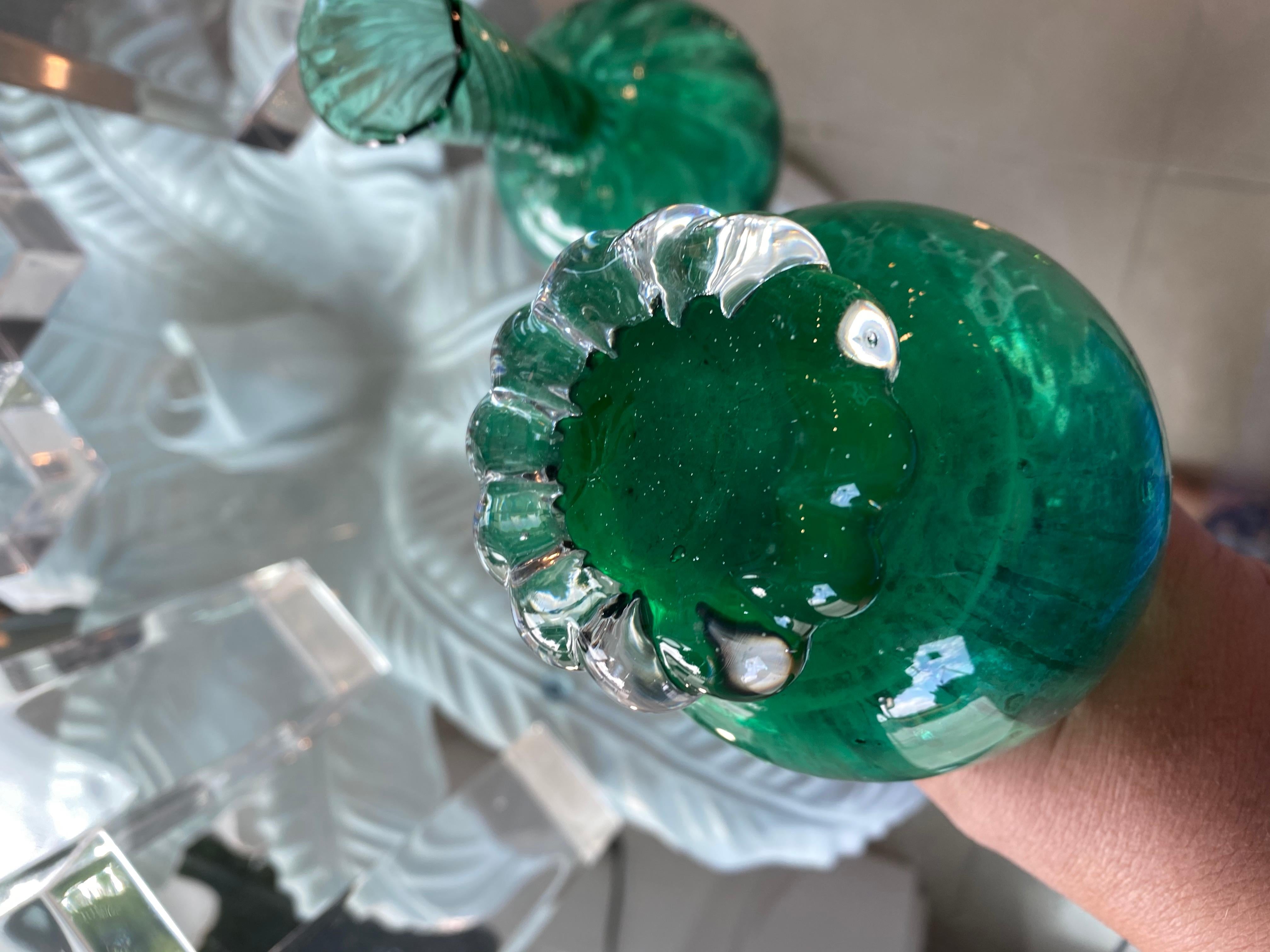Paire de vases à bourgeons vintage en verre de Murano vert émeraude Bon état - En vente à West Palm Beach, FL