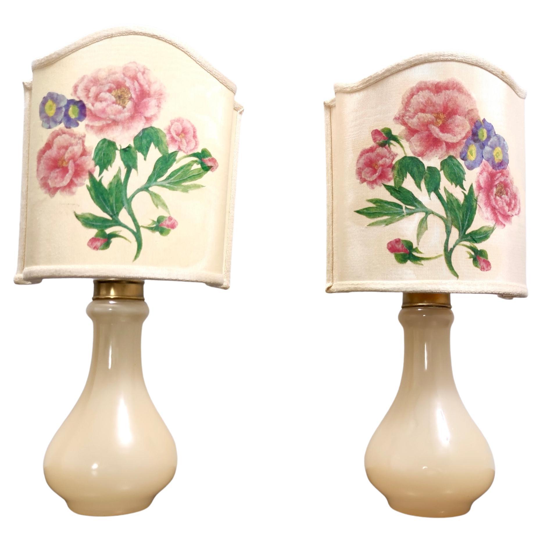 Paire de lampes de bureau vintage en verre de Murano par Gino Cenedese avec abat-jours à fleurs en vente