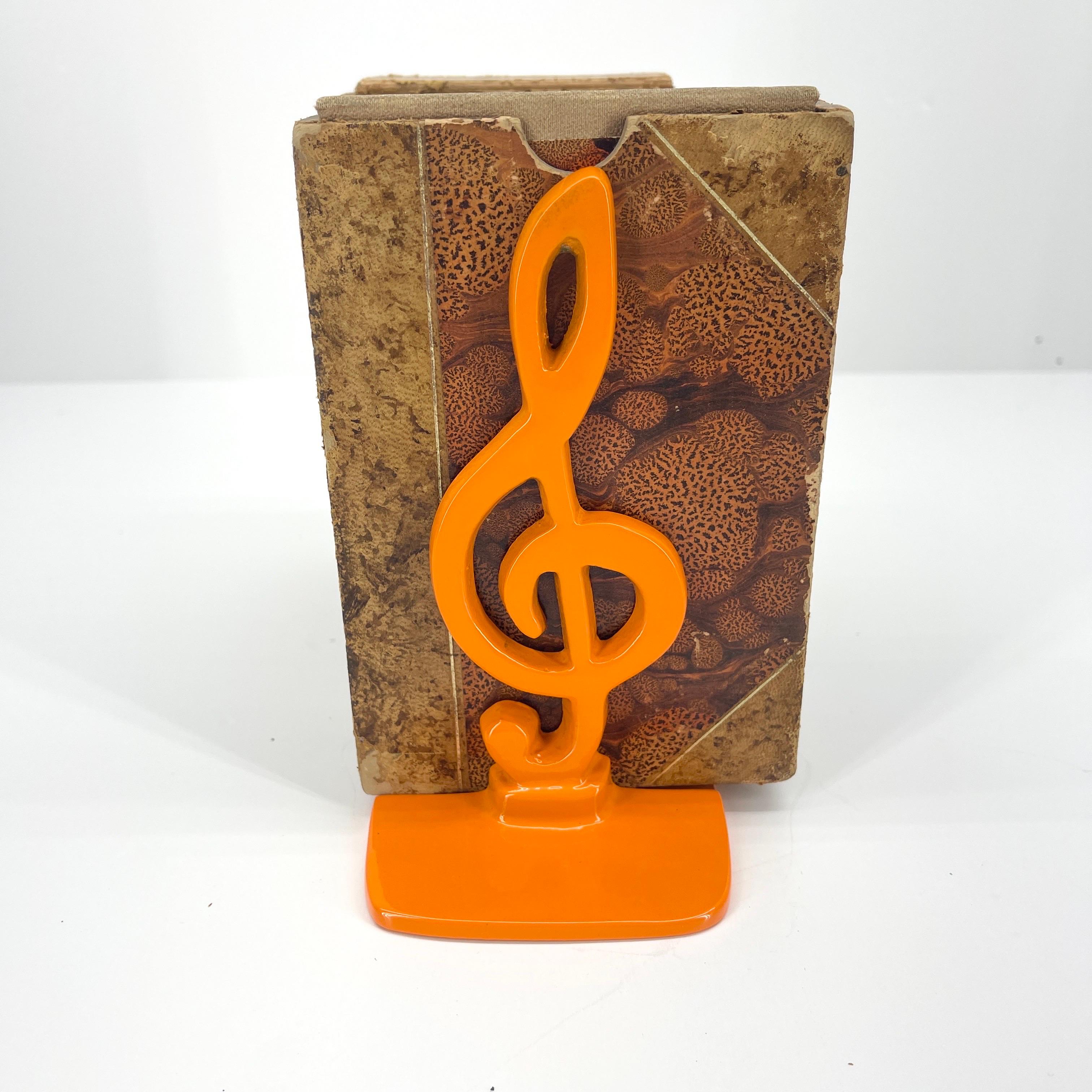 Vintage Pair of Music Note Bookends, Powder-Coated Orange  For Sale 1