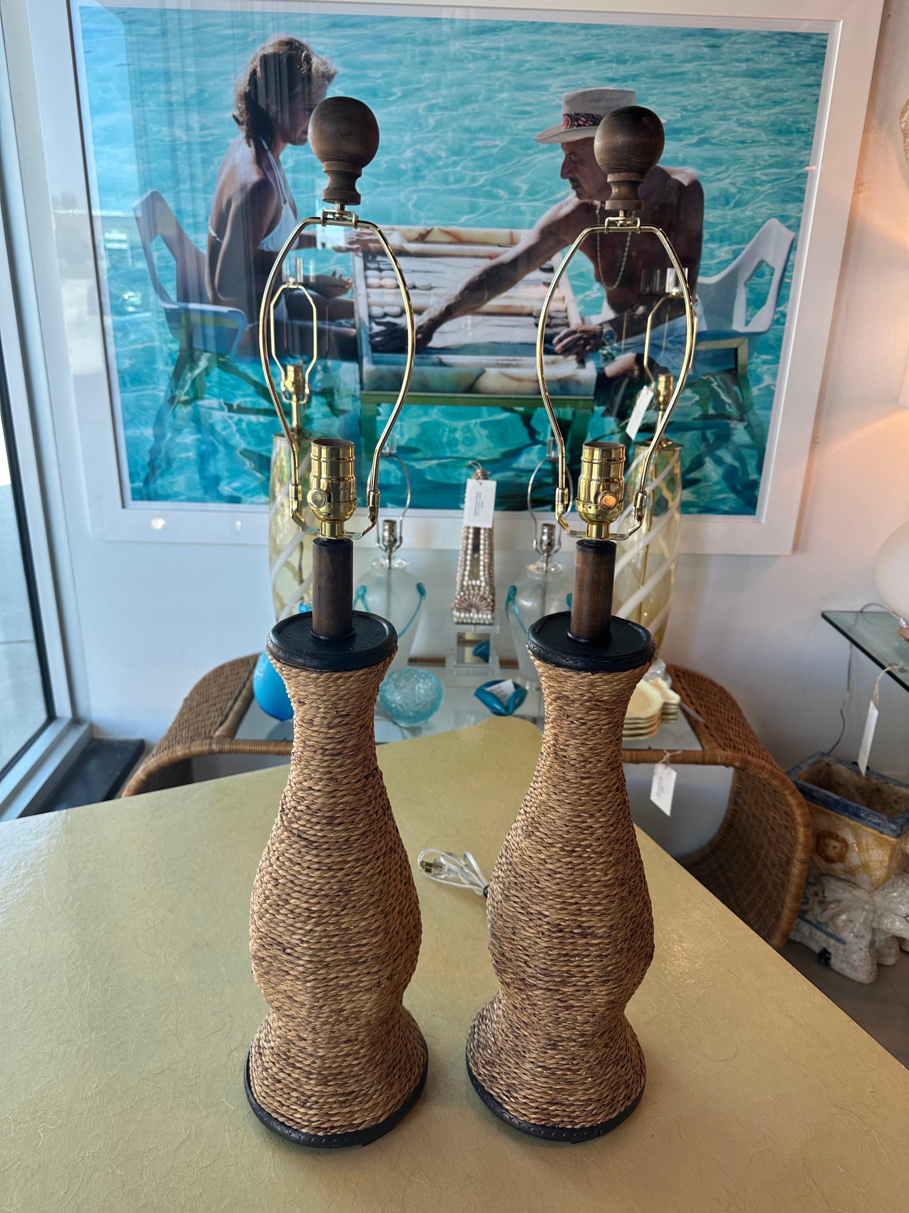 Hollywood Regency Vintage Pair of Nautical Rope Table Lamps Newly Wired New 3 Way Brass Sockets For Sale