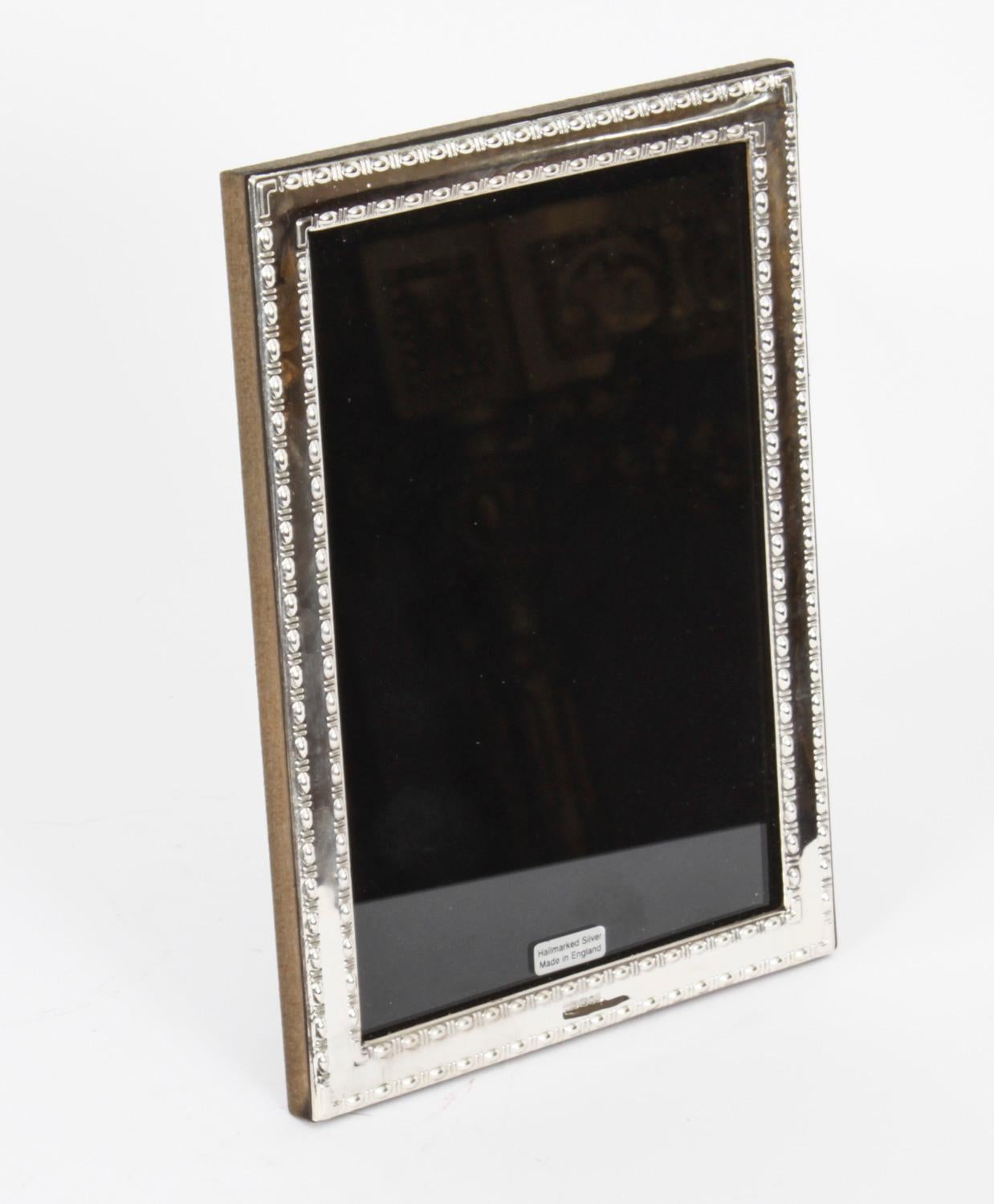 Neoclassical Vintage Pair of Neo-classical Silver Sterling Photo Frames Harry Frane For Sale