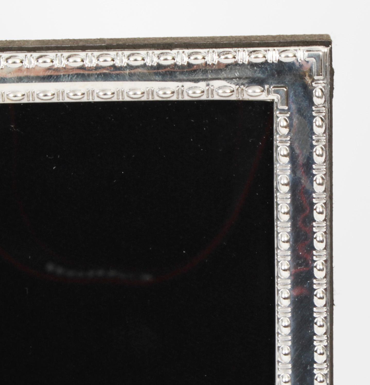 English Vintage Pair of Neo-classical Silver Sterling Photo Frames Harry Frane For Sale